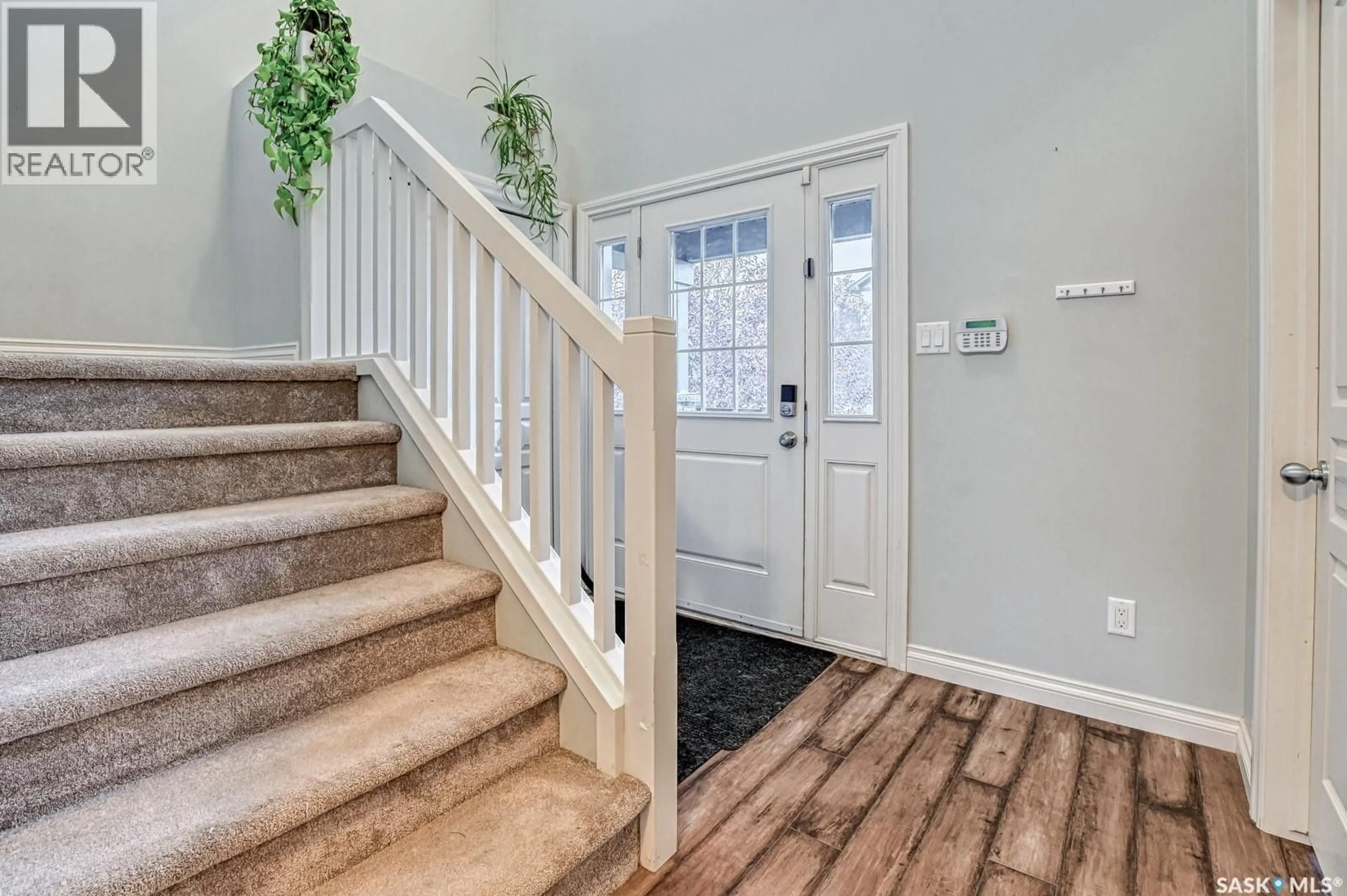 Indoor entryway for 8721 ARCHER LANE, Regina Saskatchewan S4Y0B9