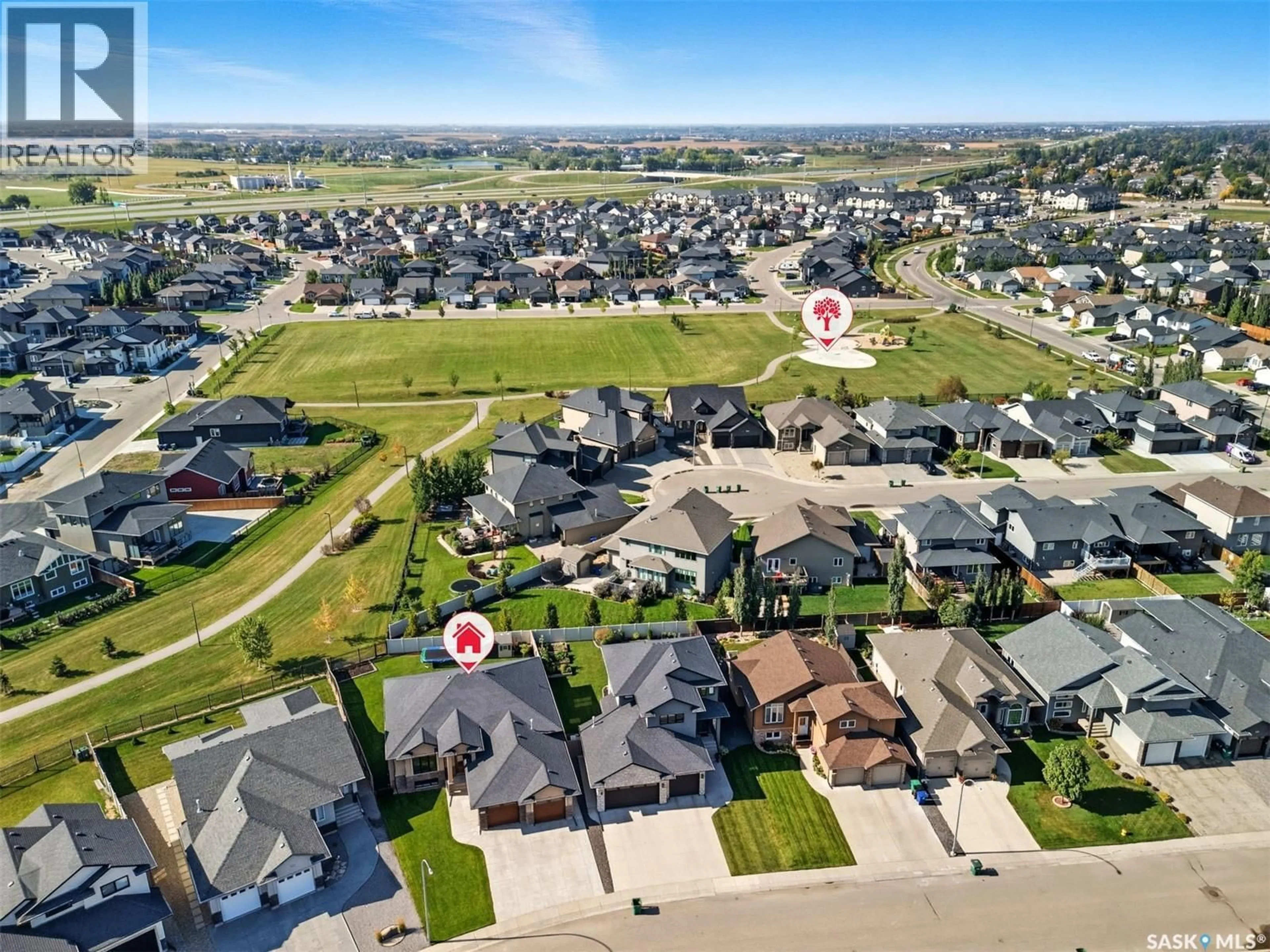 A pic from outside/outdoor area/front of a property/back of a property/a pic from drone, street for 806 GILLIES CRESCENT, Saskatoon Saskatchewan S7V0C2