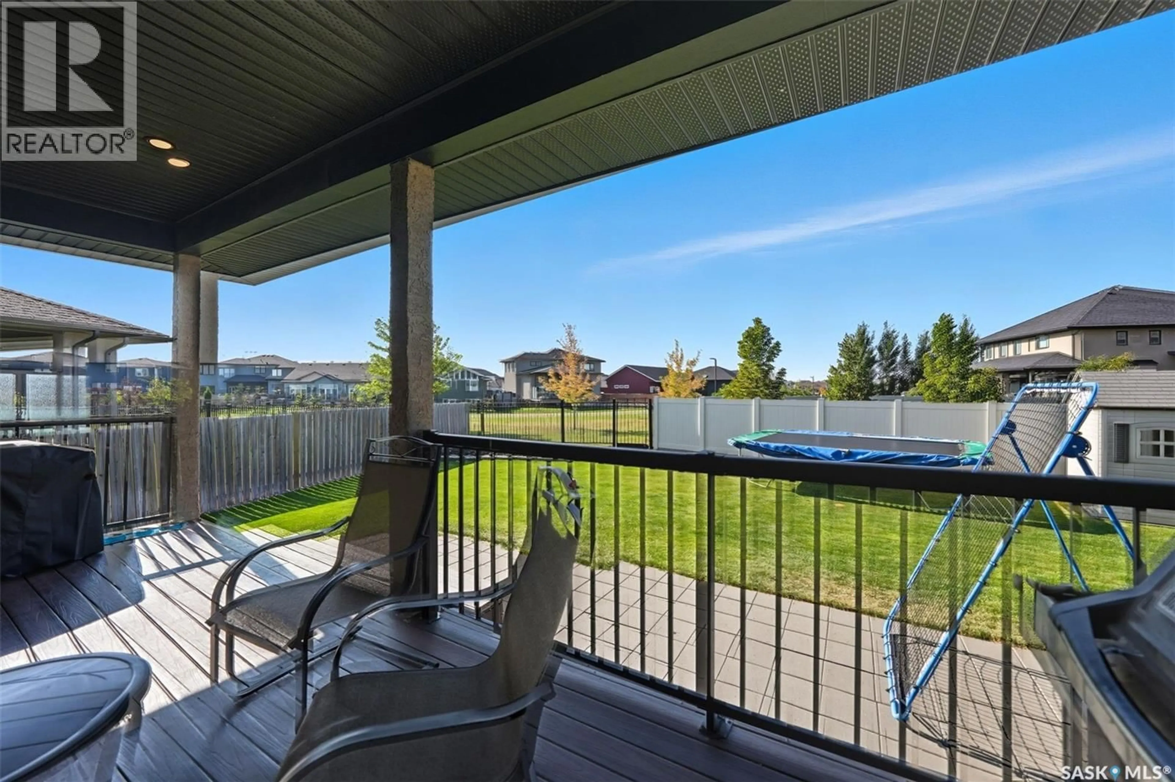Patio, water/lake/river/ocean view for 806 GILLIES CRESCENT, Saskatoon Saskatchewan S7V0C2