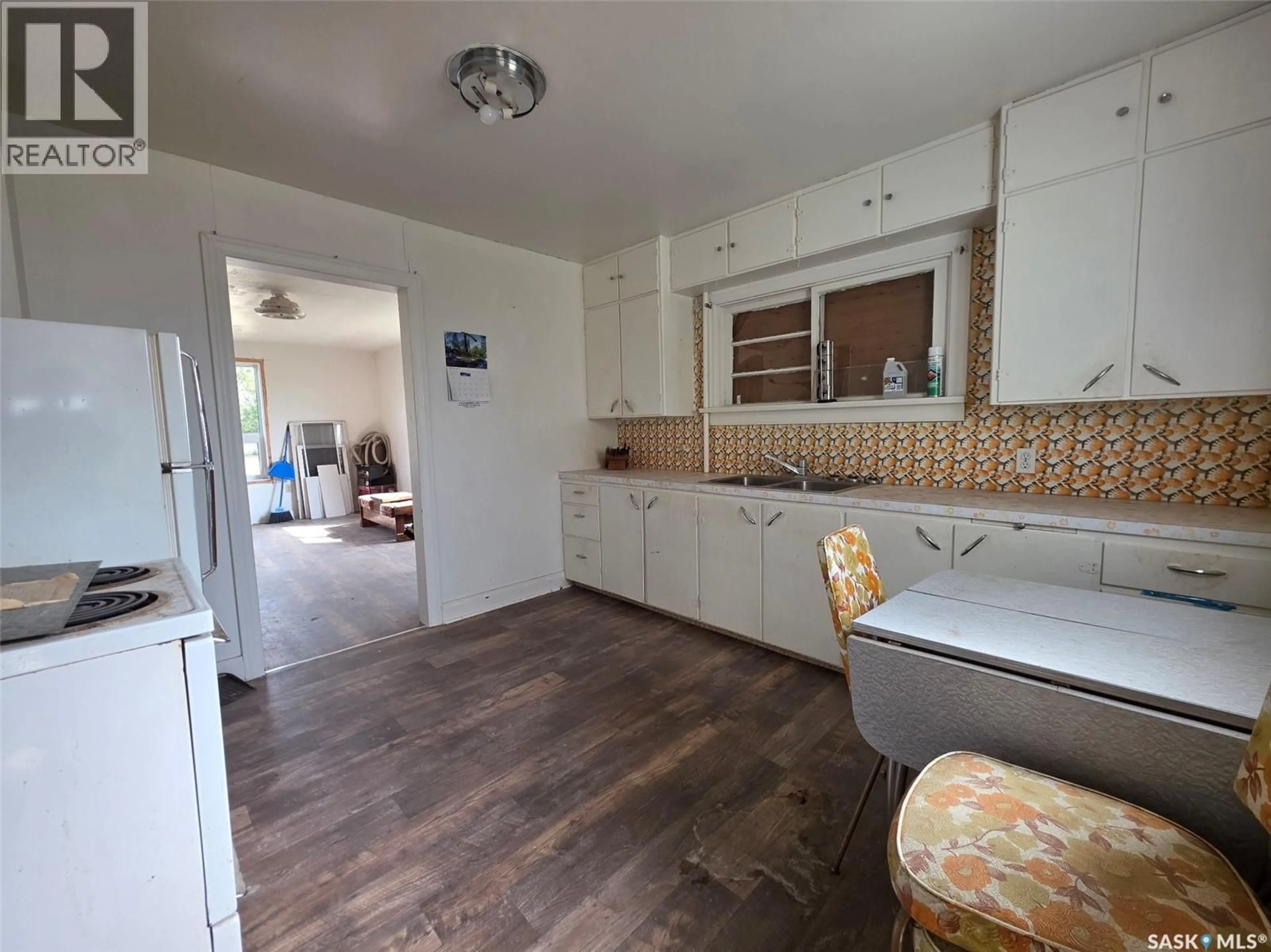 A pic of a room for 163 WALLACE STREET, Mankota Saskatchewan S0H2W0