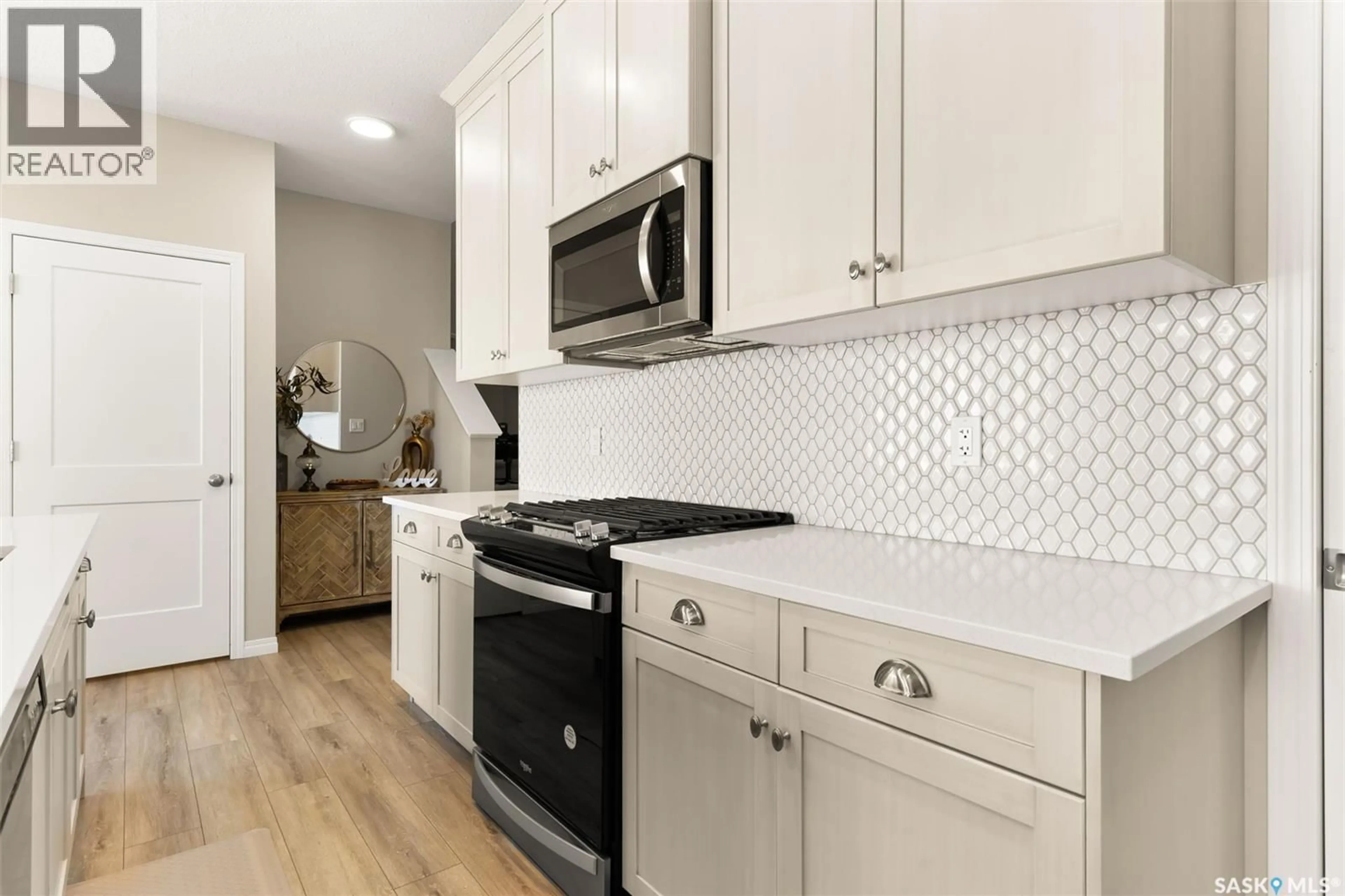Open concept kitchen, ceramic/tile floor for 5631 NORSEMAN CRESCENT, Regina Saskatchewan S4W0J6