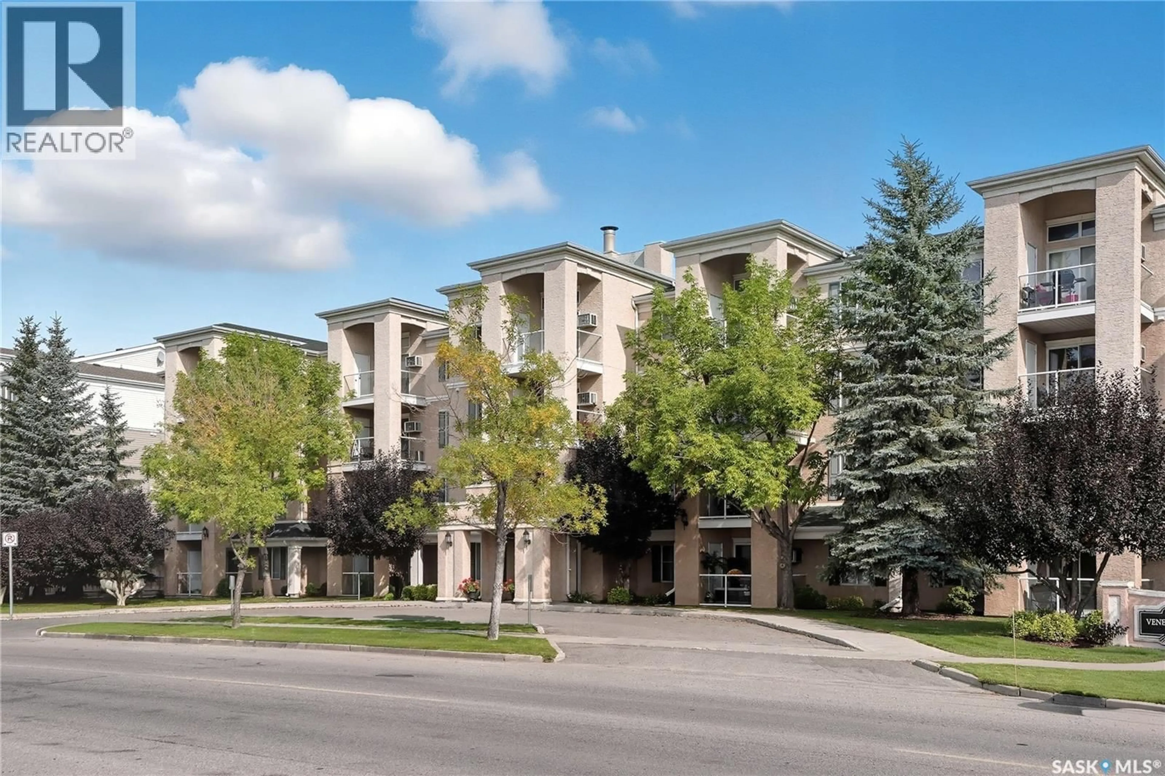 Patio, unknown for 409 215 LOWE ROAD, Saskatoon Saskatchewan S7S1N1