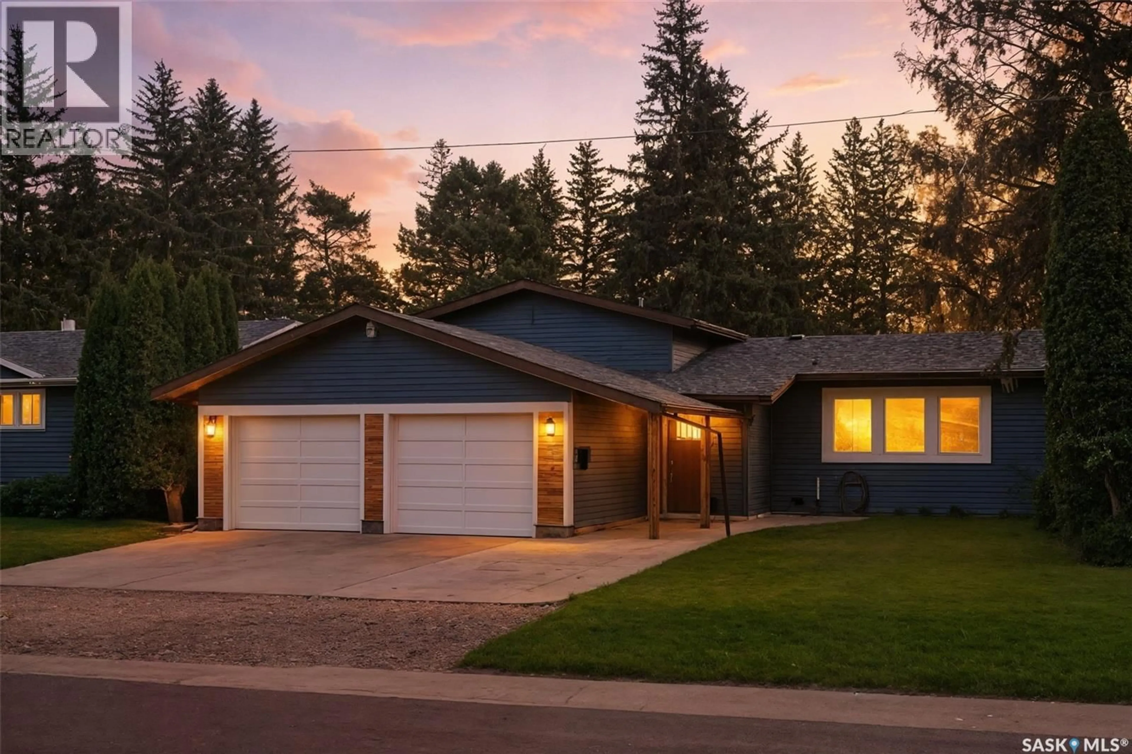 Home with vinyl exterior material, street for 3123 MOUNTBATTEN STREET, Saskatoon Saskatchewan S7M3T3