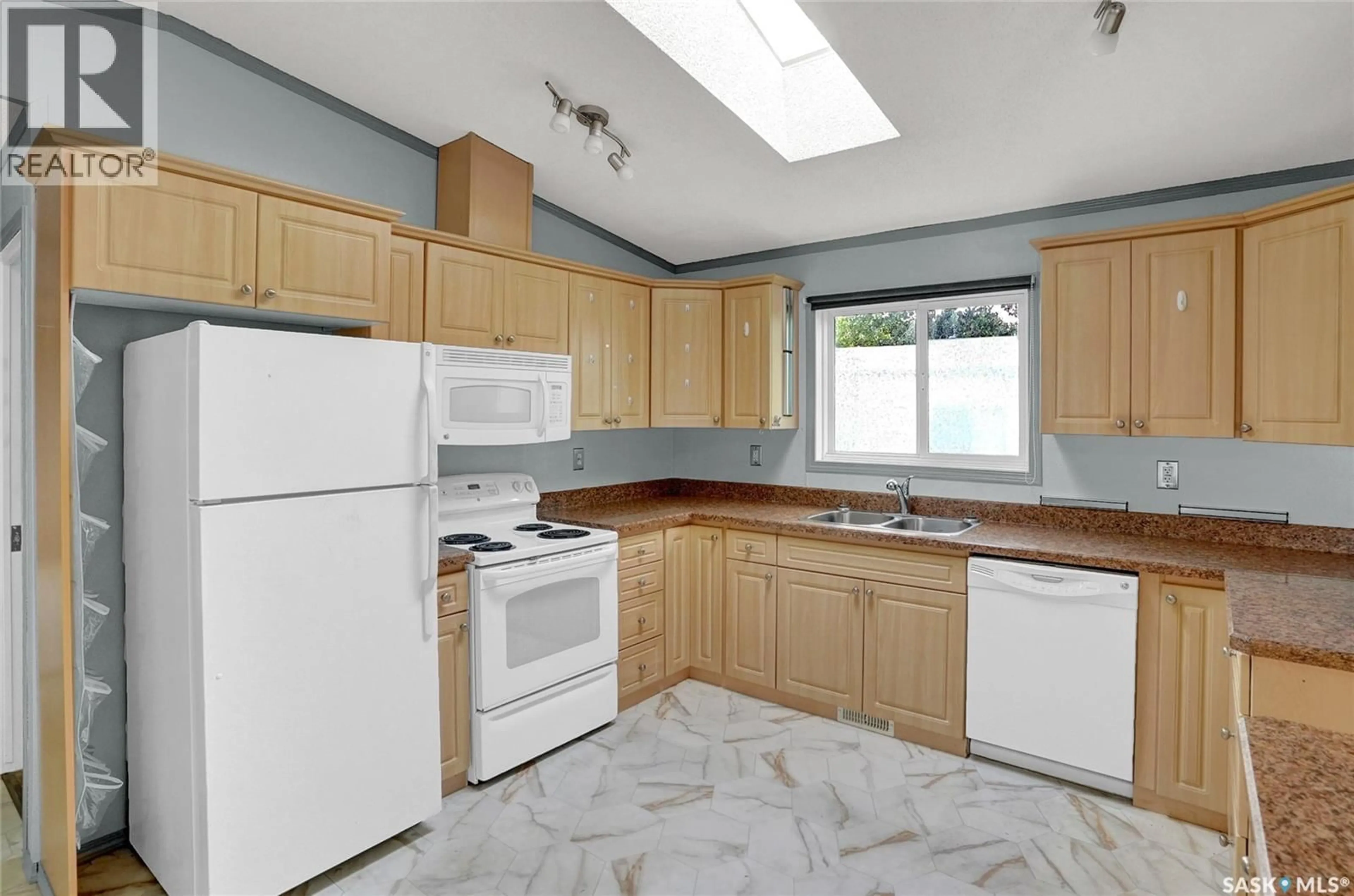 Standard kitchen, unknown for F2 - 1455 9TH AVENUE, Moose Jaw Saskatchewan S6J1C6