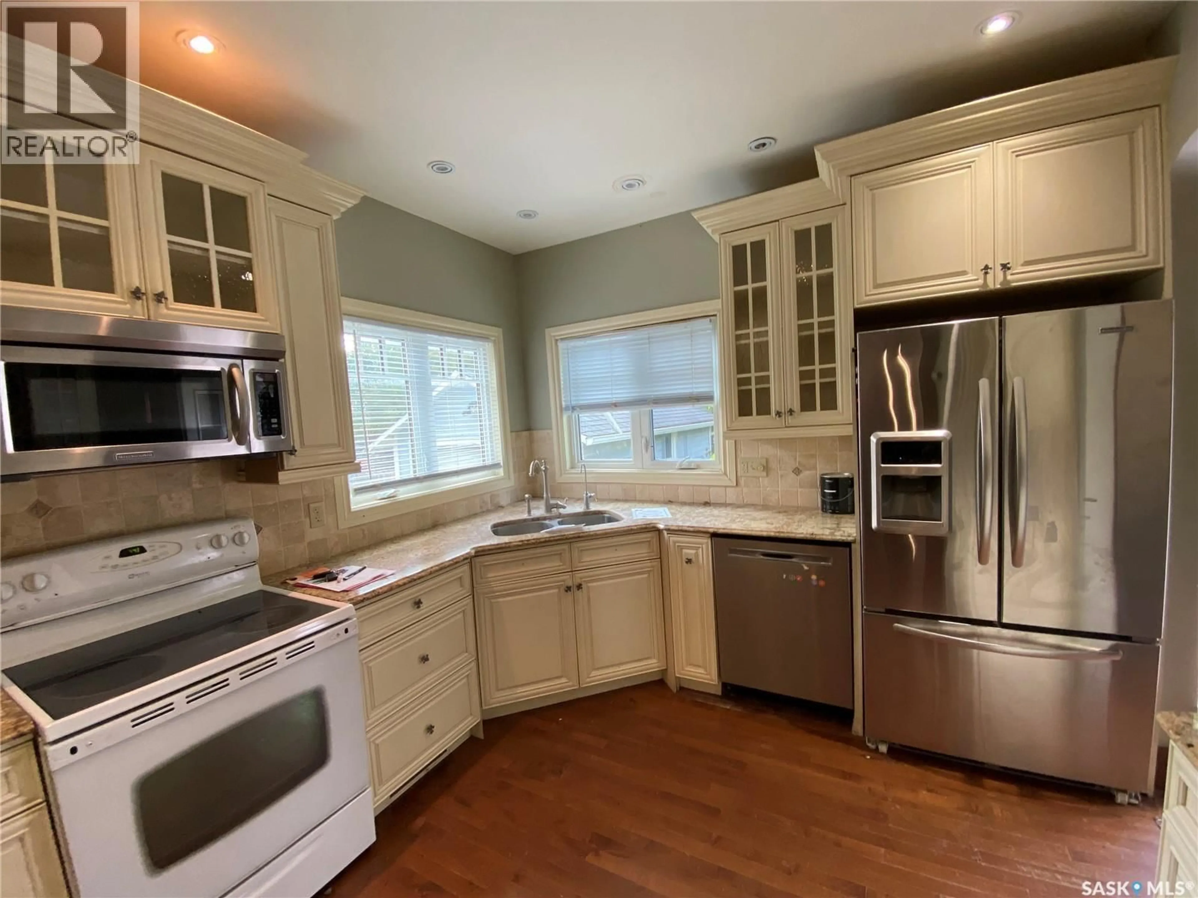 Open concept kitchen, unknown for 194 SECOND AVENUE, Yorkton Saskatchewan S3N1H1