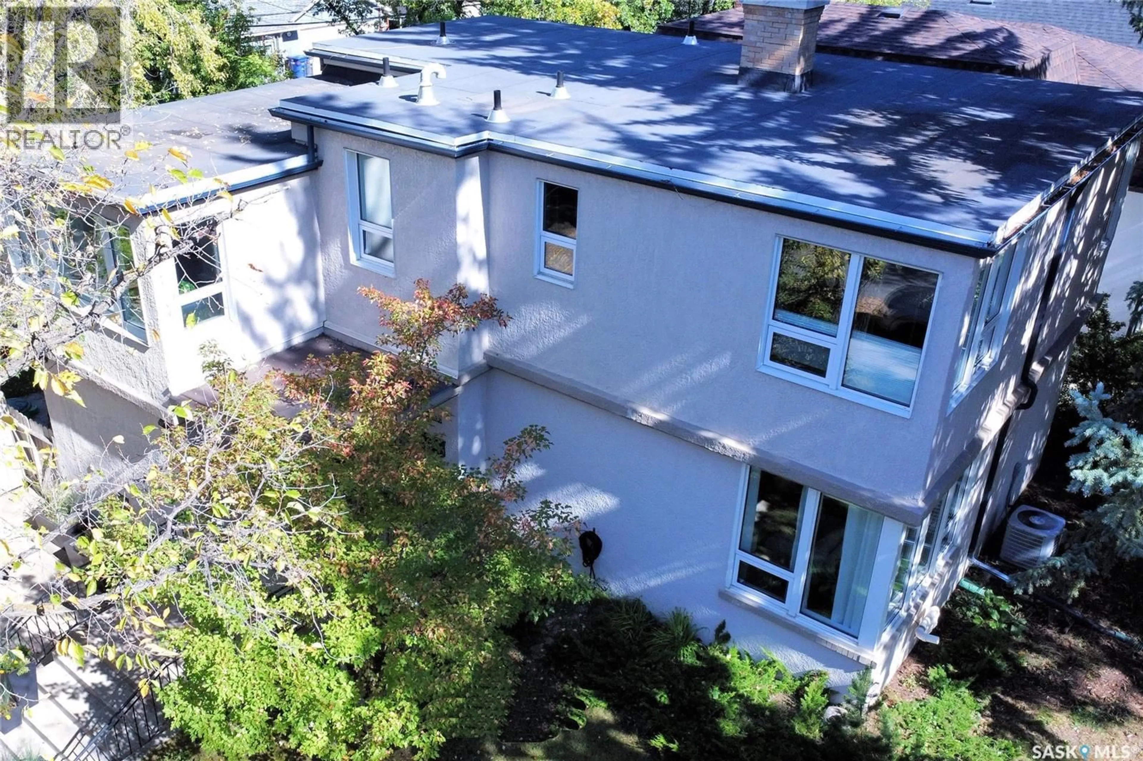 A pic from outside/outdoor area/front of a property/back of a property/a pic from drone, street for 1201 OSLER STREET, Saskatoon Saskatchewan S7N0T8