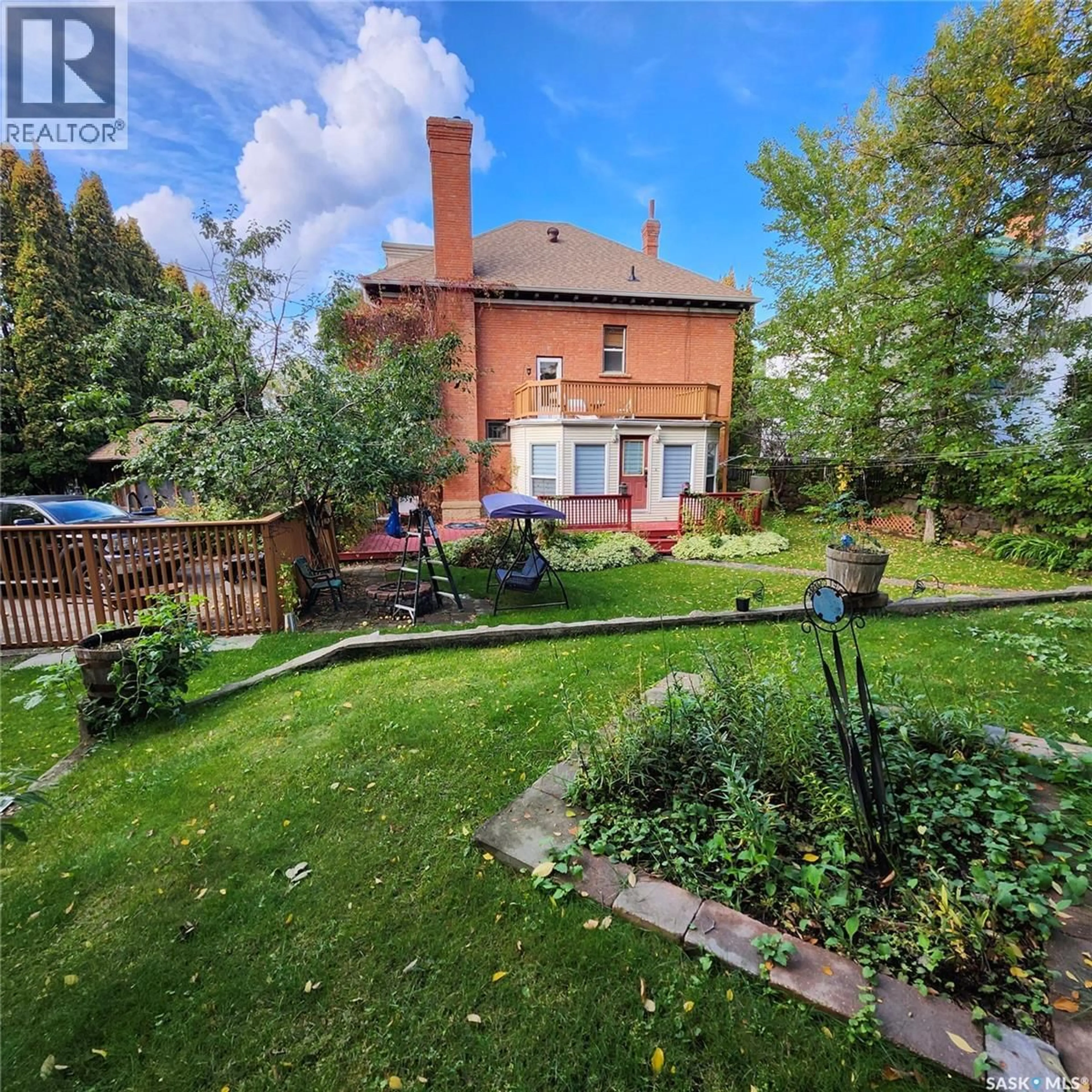 A pic from outside/outdoor area/front of a property/back of a property/a pic from drone, street for 313 19TH STREET, Prince Albert Saskatchewan S6V4C8