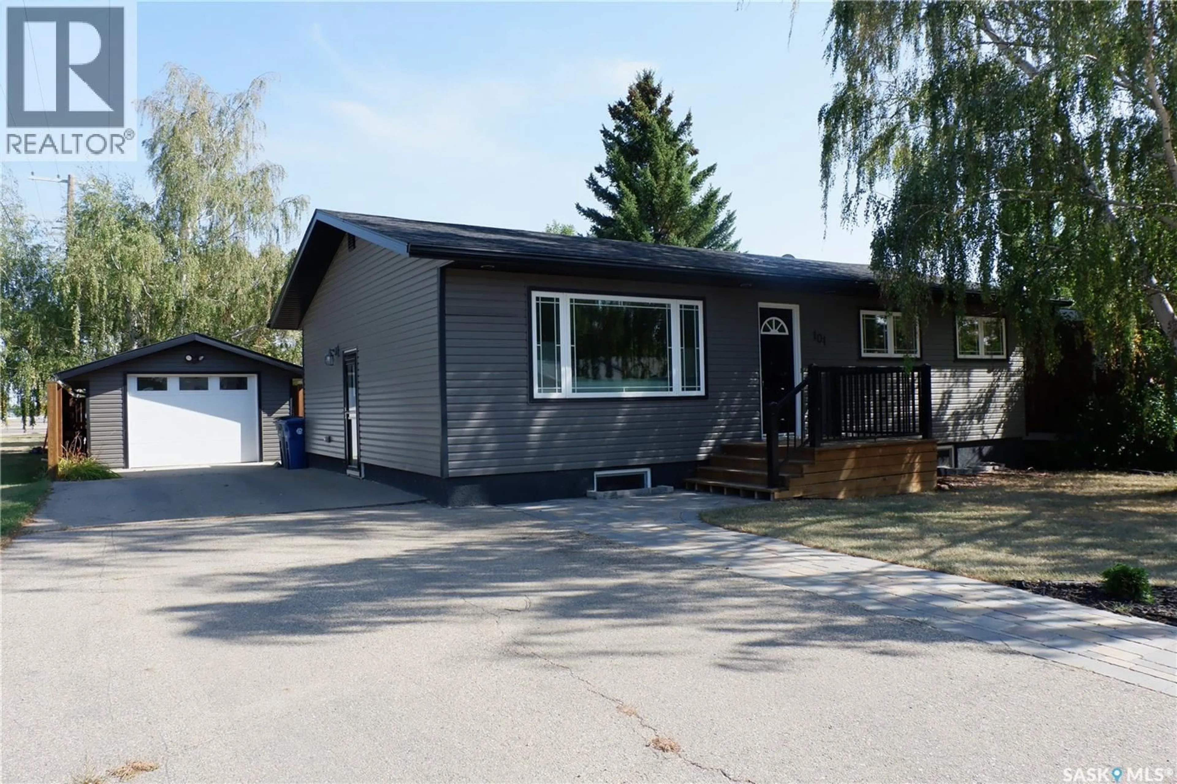Home with vinyl exterior material, street for 101 EMPIRE PLACE, Assiniboia Saskatchewan S0H0B0