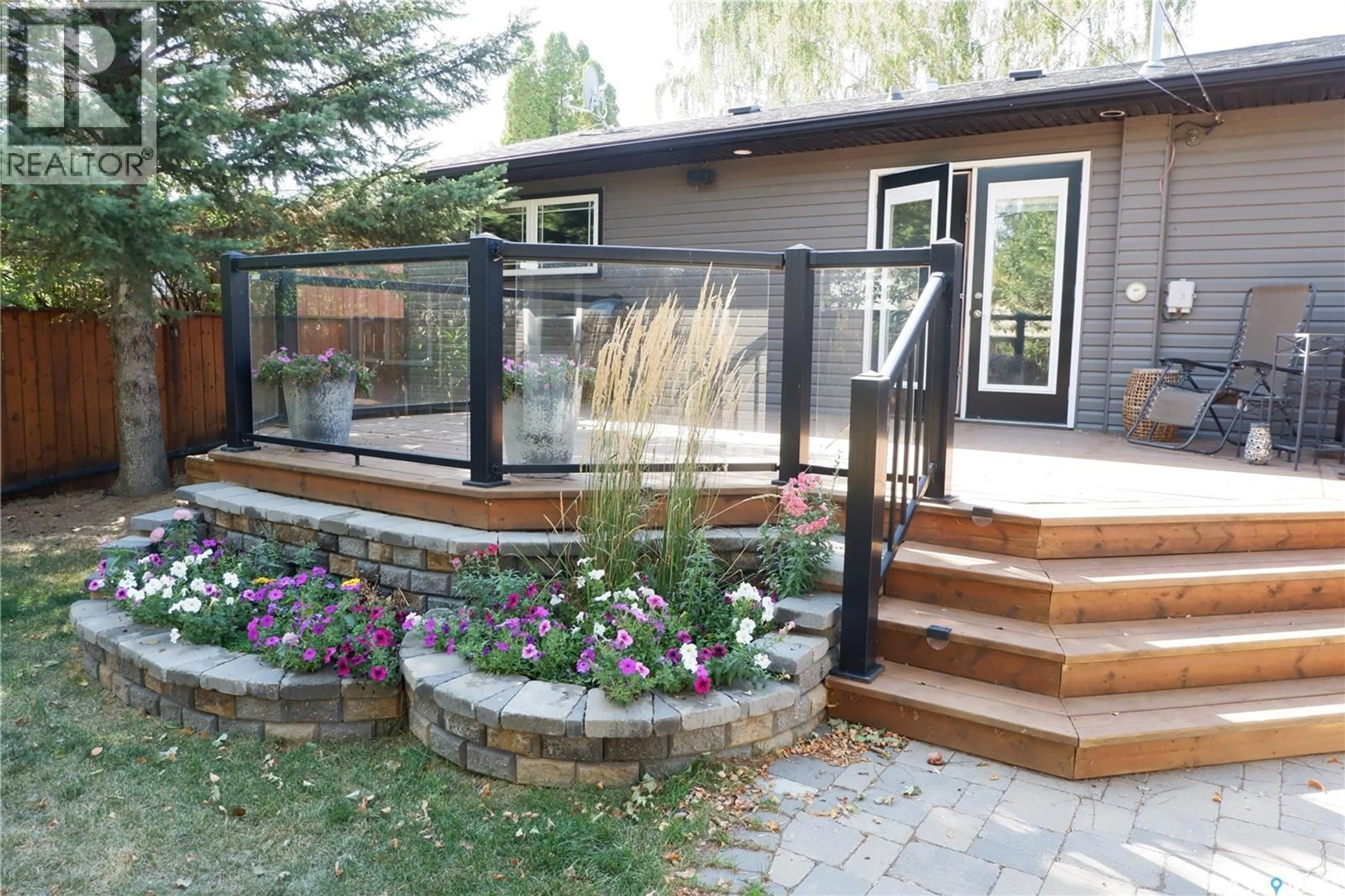 Patio, mountain view for 101 EMPIRE PLACE, Assiniboia Saskatchewan S0H0B0