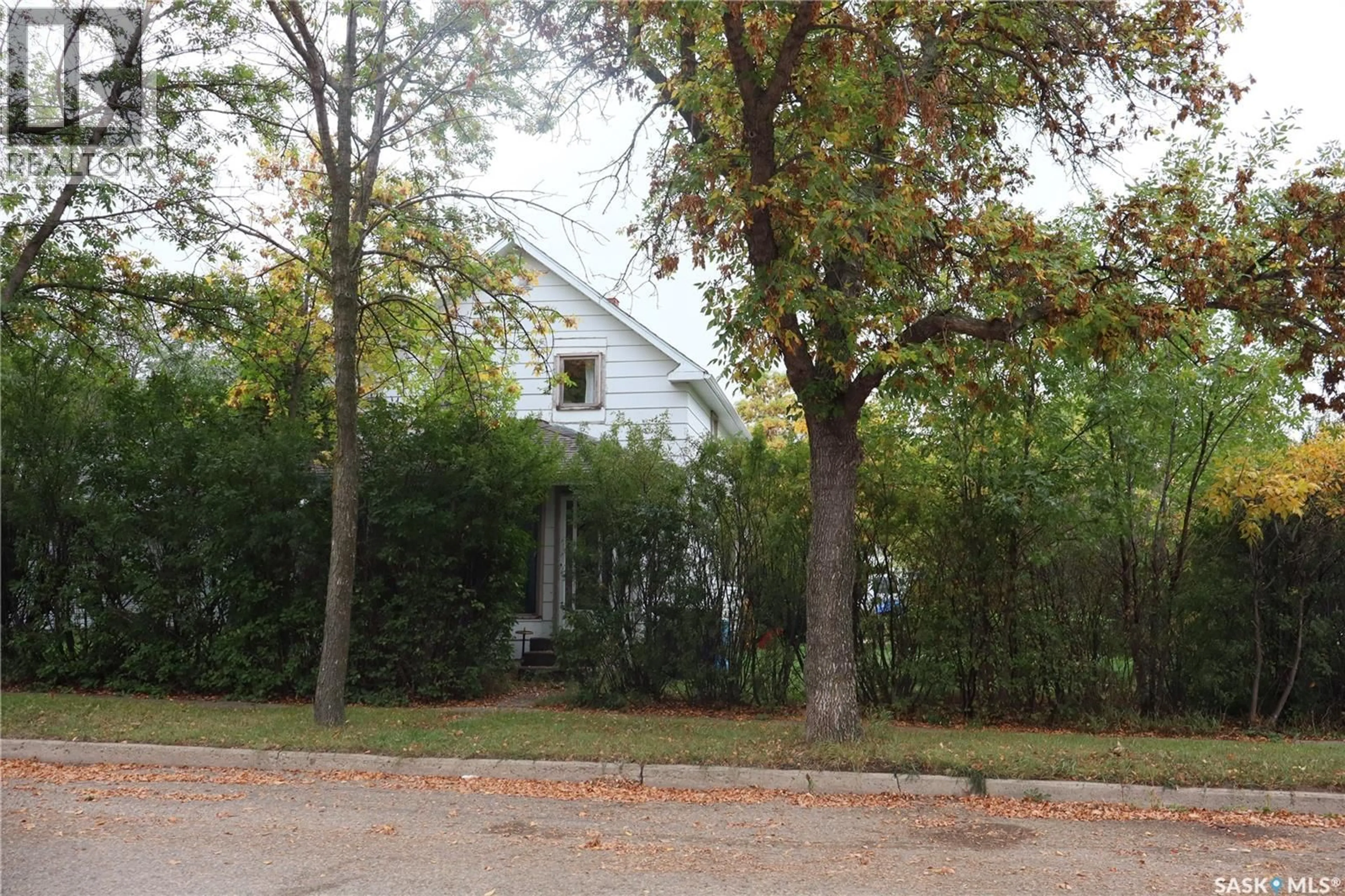 Unknown for 123 5TH AVENUE, Assiniboia Saskatchewan S0H0B0