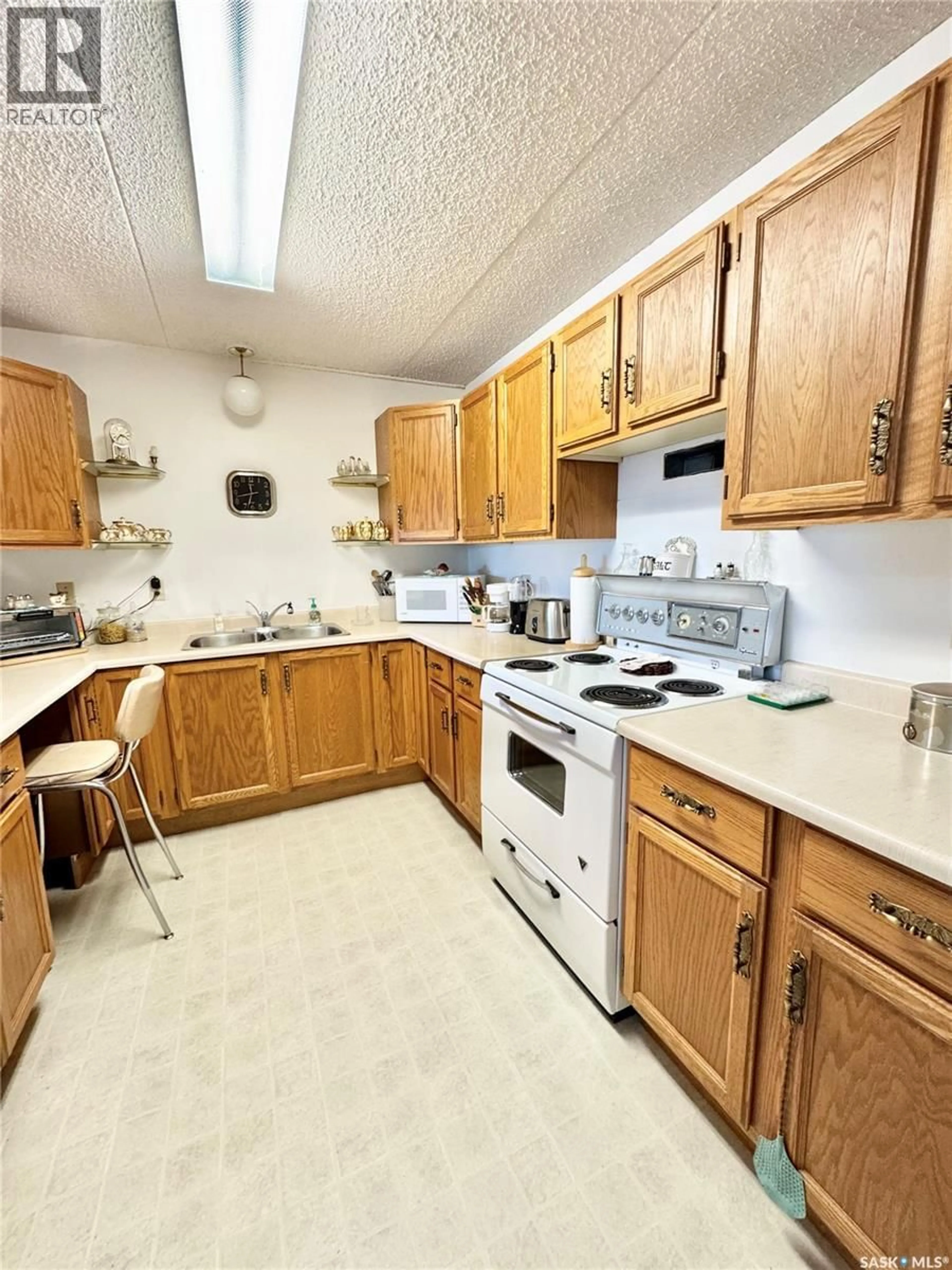 Standard kitchen, unknown for 1B - 516 RIVER STREET, Prince Albert Saskatchewan S6V0A6
