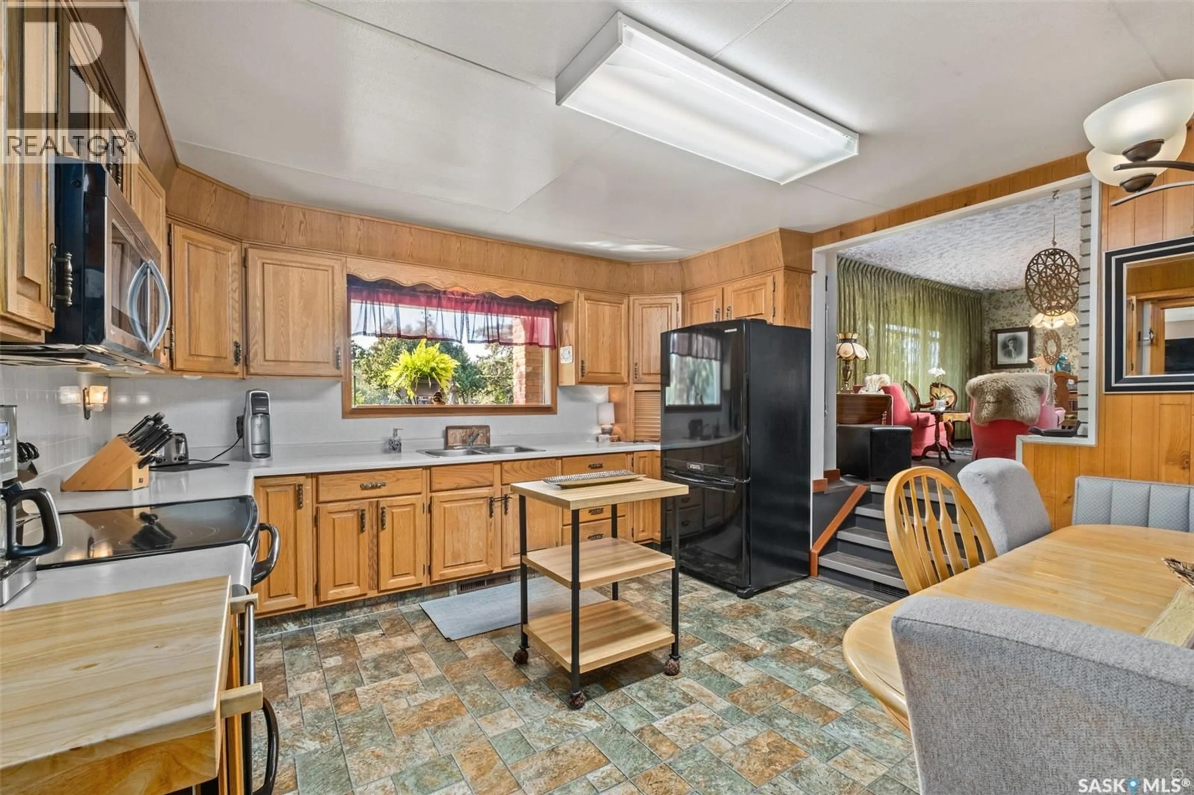 Standard kitchen, unknown for 302 EAST ACREAGE, Prince Albert Rm No. 461 Saskatchewan S6V6J8