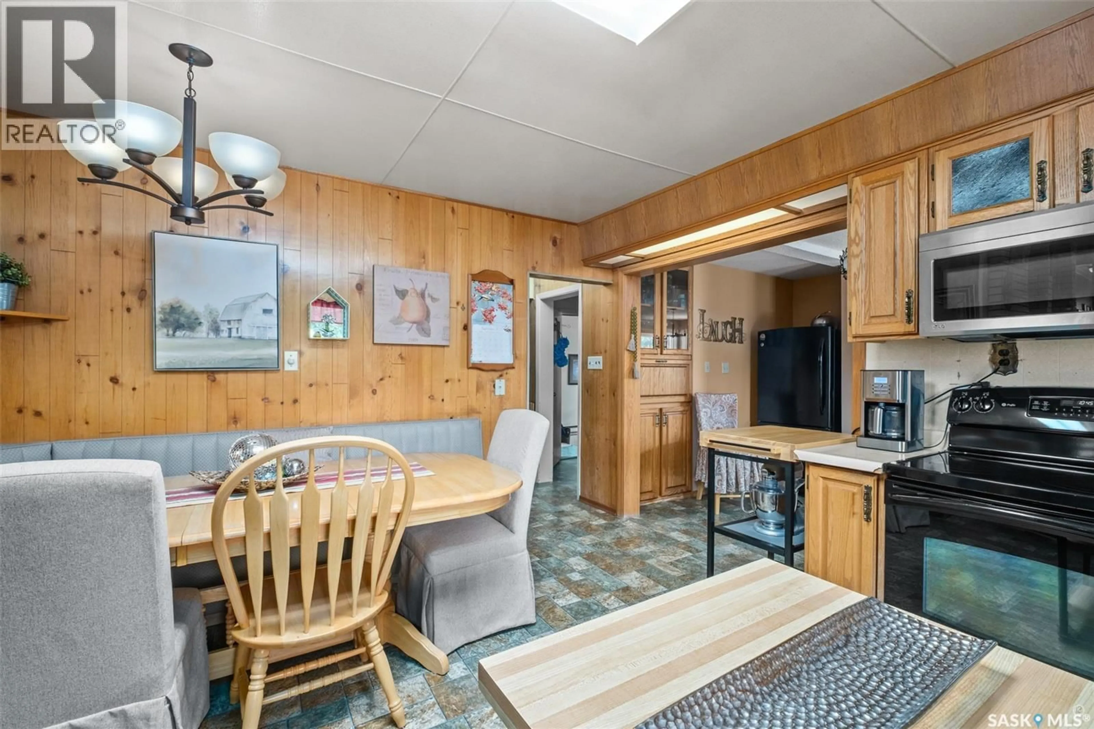 Dining room, unknown for 302 EAST ACREAGE, Prince Albert Rm No. 461 Saskatchewan S6V6J8