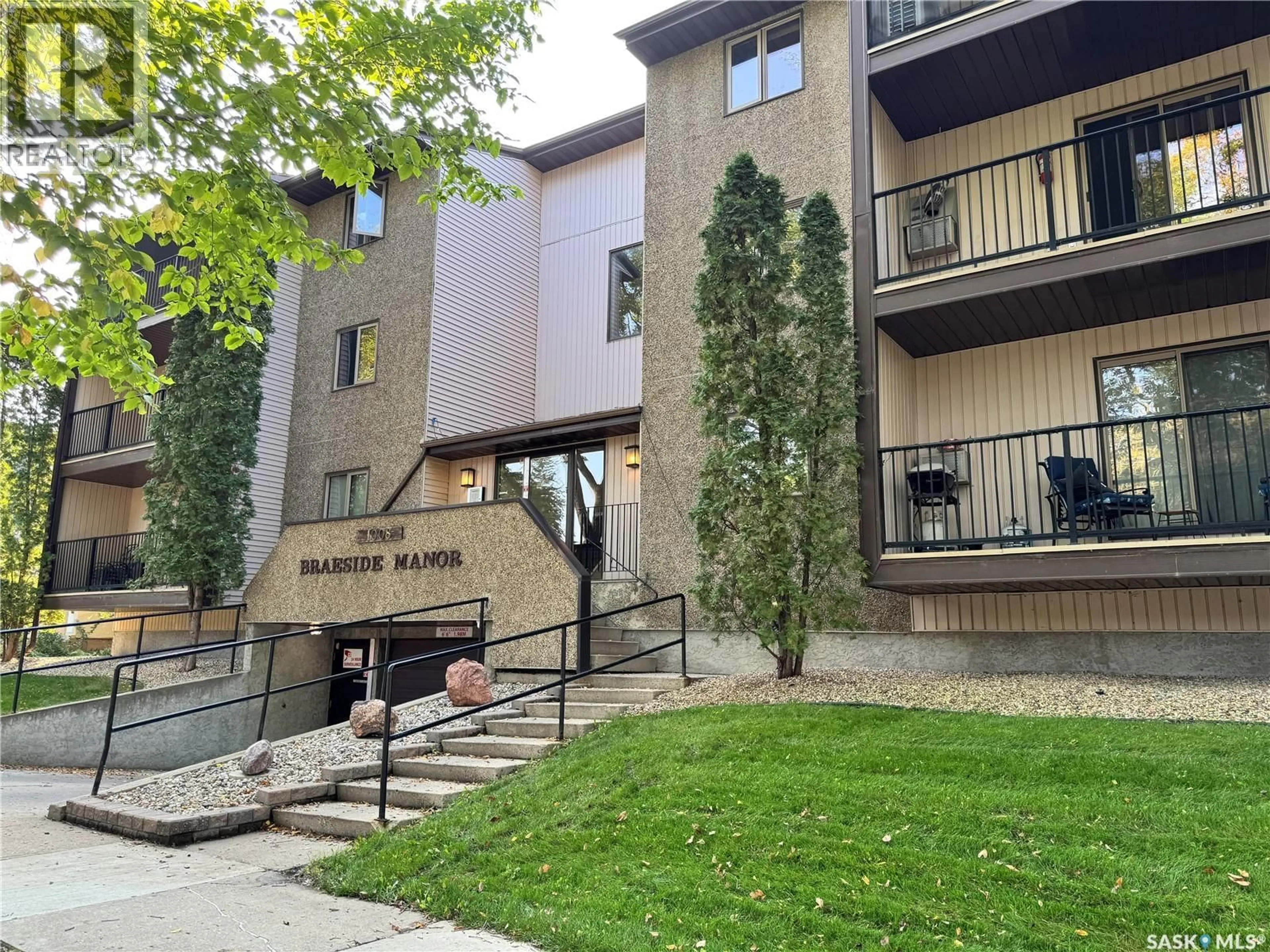 Patio, unknown for 301 - 1008 TEMPERANCE STREET, Saskatoon Saskatchewan S7N0N6