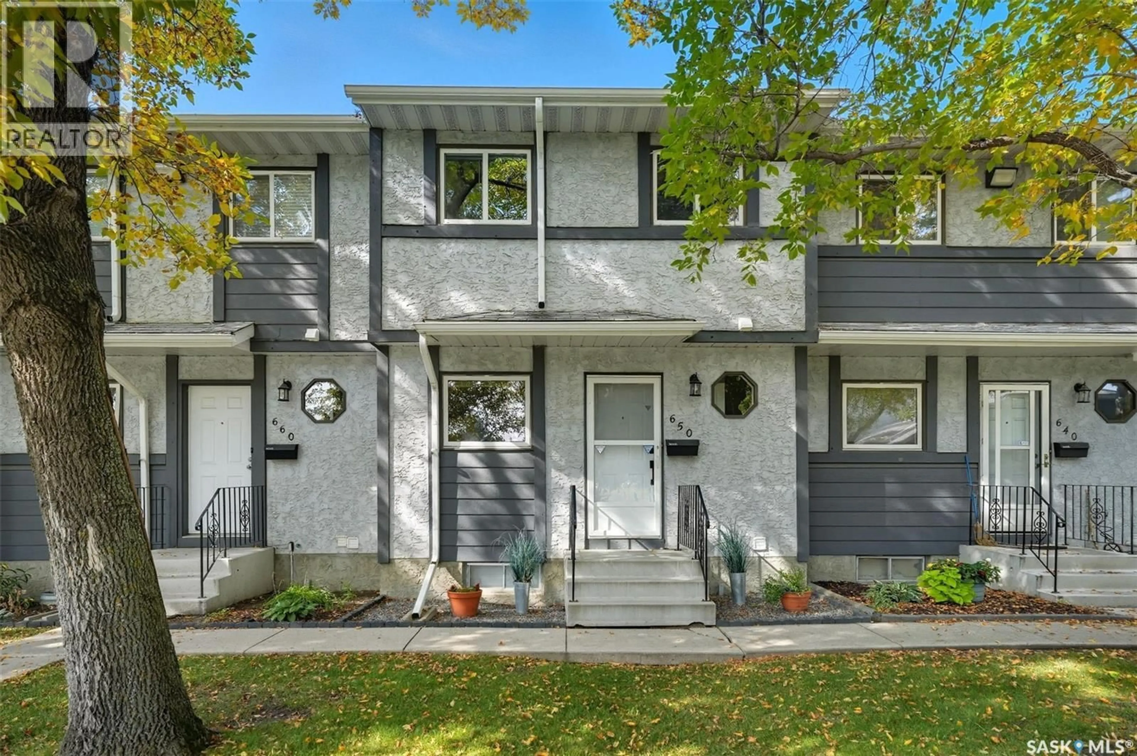 Home with vinyl exterior material, street for 650 140 MEILICKE ROAD, Saskatoon Saskatchewan S7K7Y5