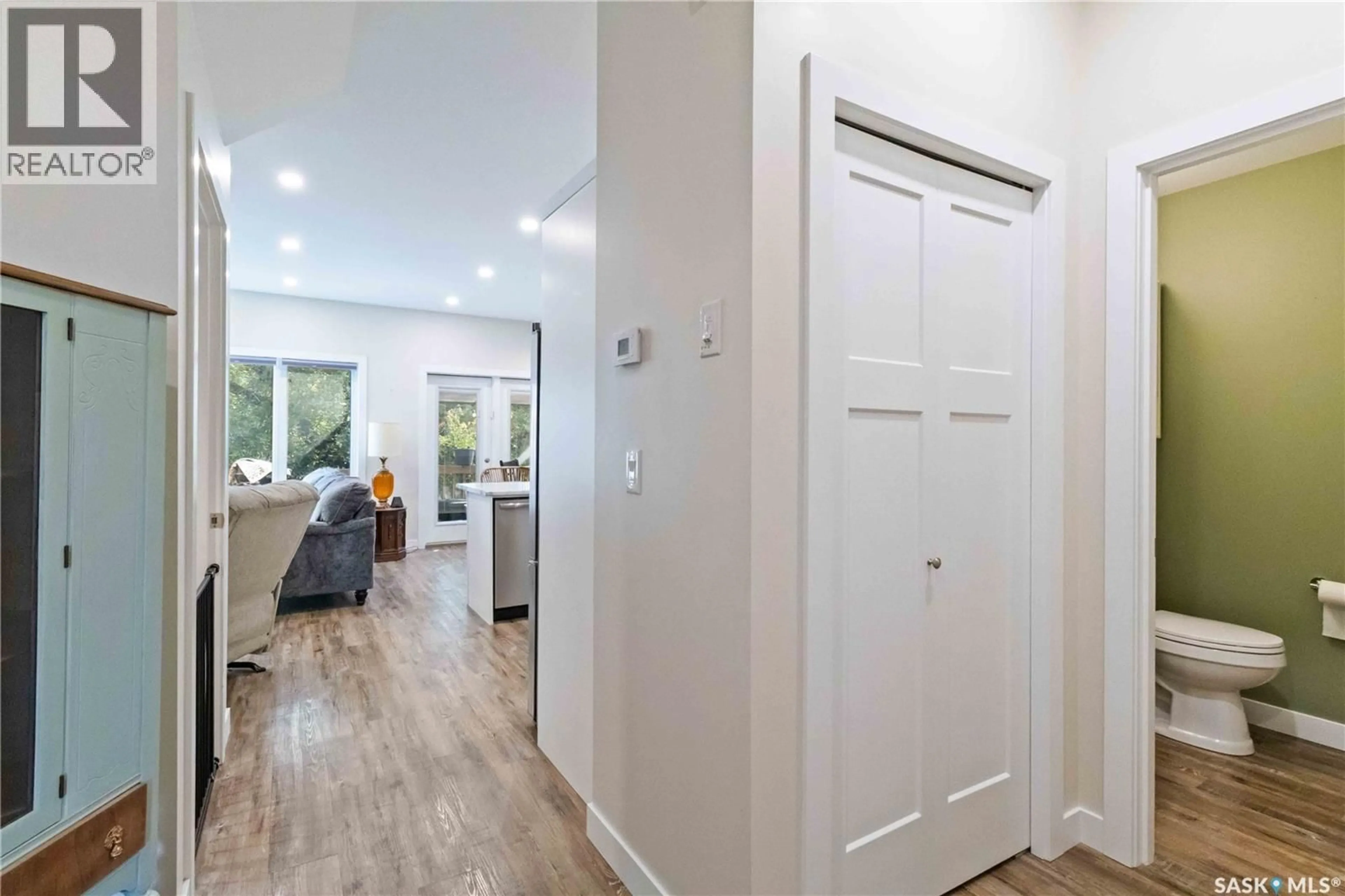 Indoor entryway for 301 - 35 CENTENNIAL ROAD, Hague Saskatchewan S0K1X0