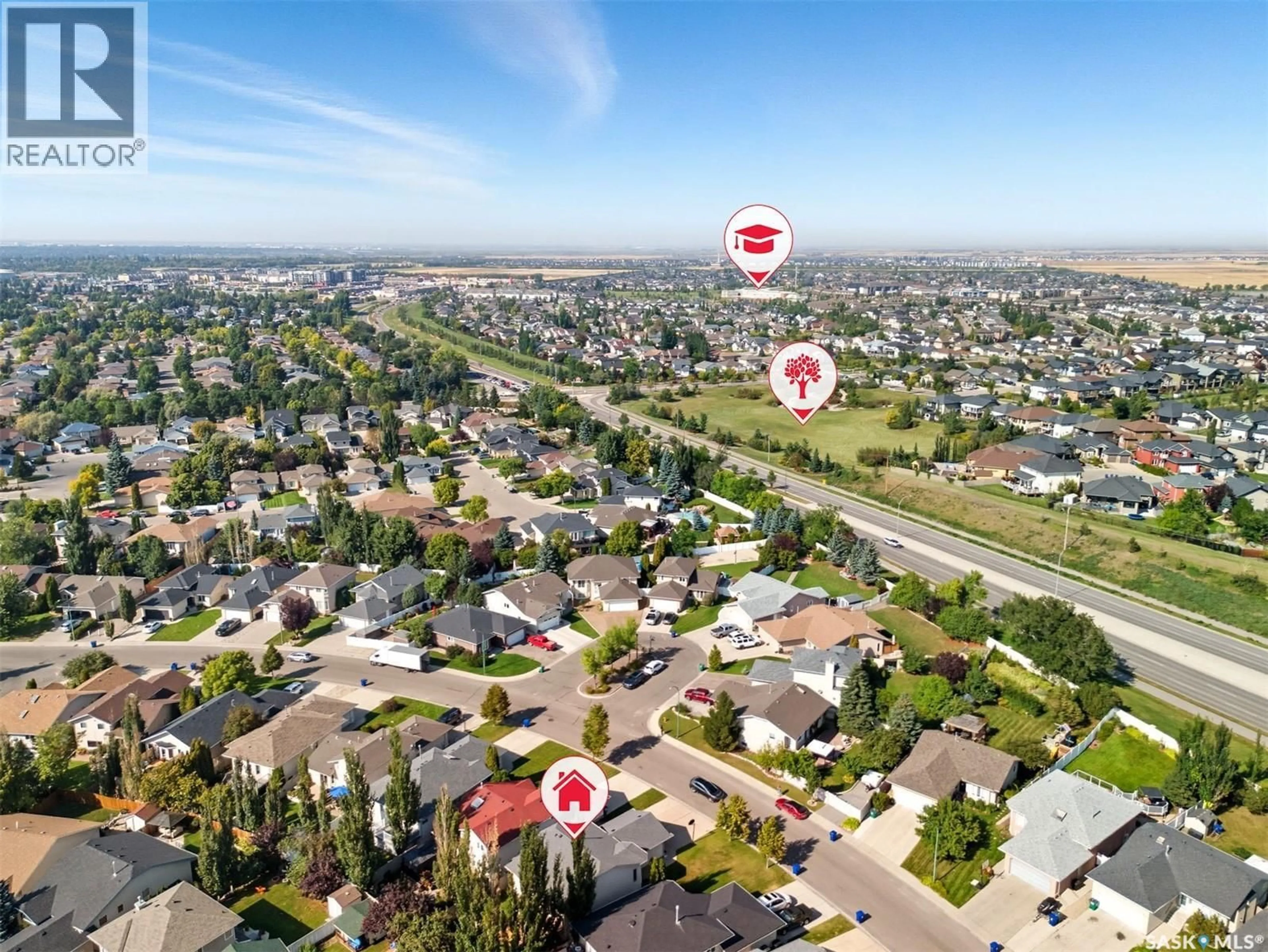 A pic from outside/outdoor area/front of a property/back of a property/a pic from drone, street for 314 BUDZ CRESCENT, Saskatoon Saskatchewan S7N4M5