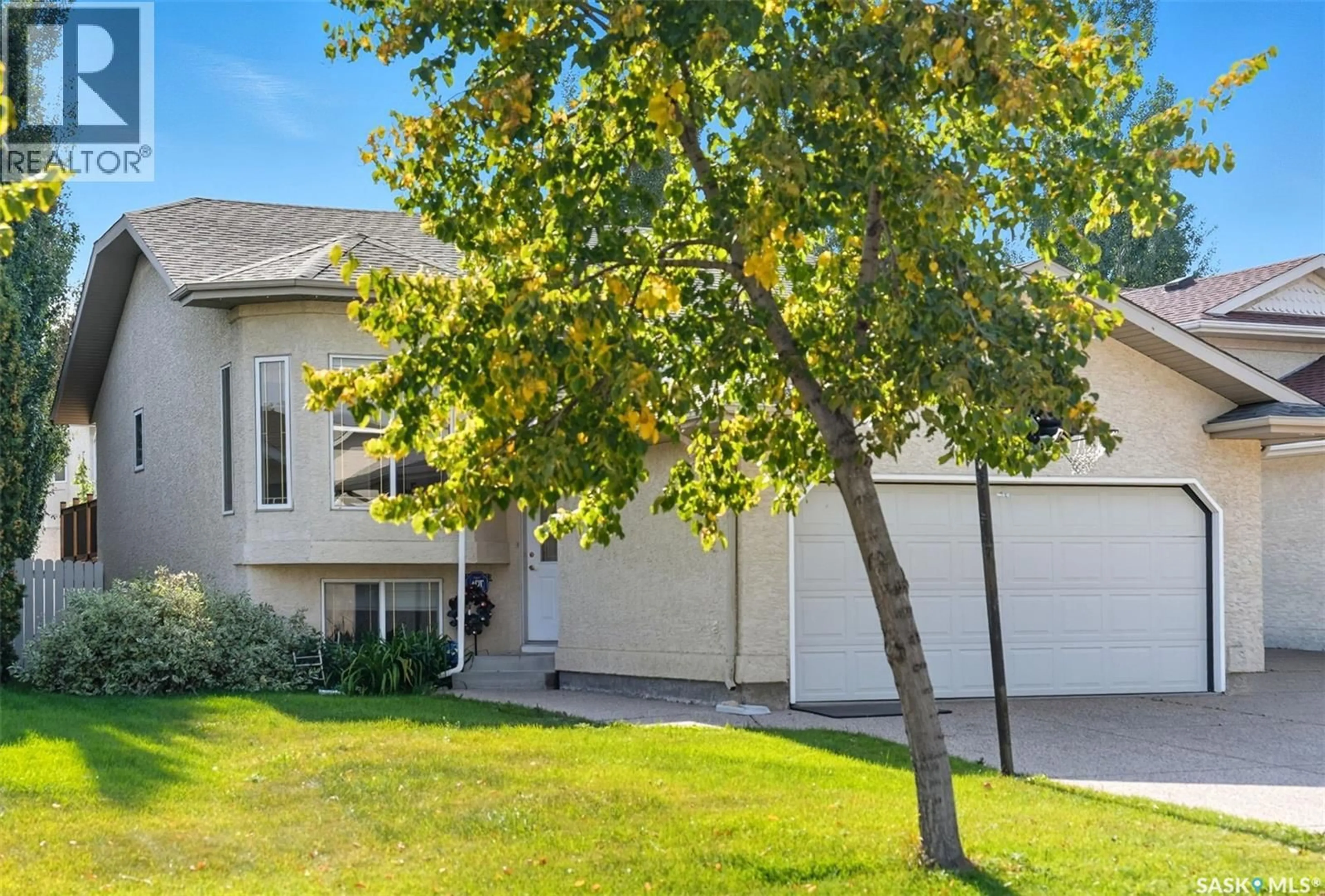 Home with vinyl exterior material, street for 314 BUDZ CRESCENT, Saskatoon Saskatchewan S7N4M5