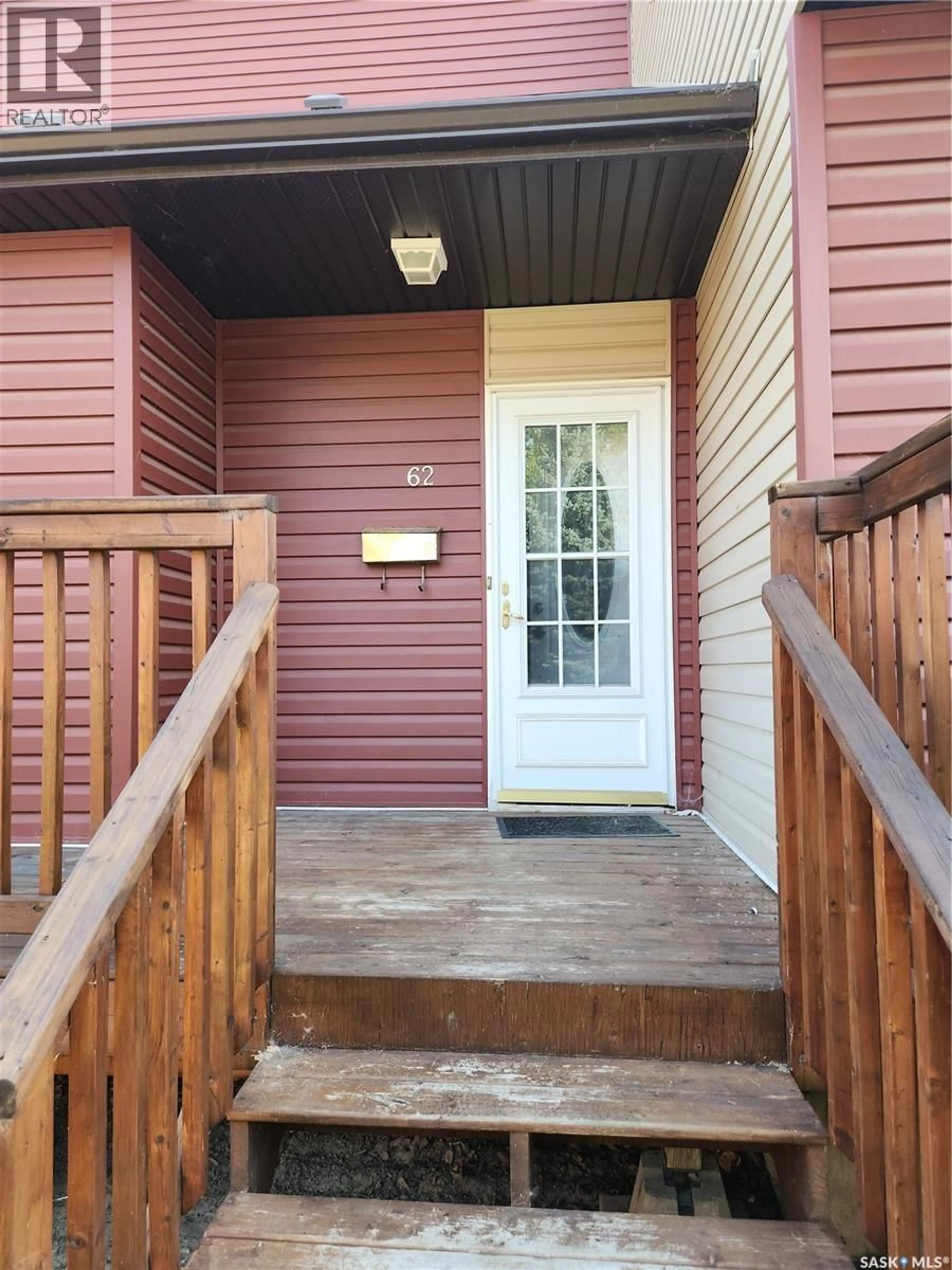 Indoor entryway for 331 - 62 PENDYGRASSE ROAD, Saskatoon Saskatchewan S7M4R3