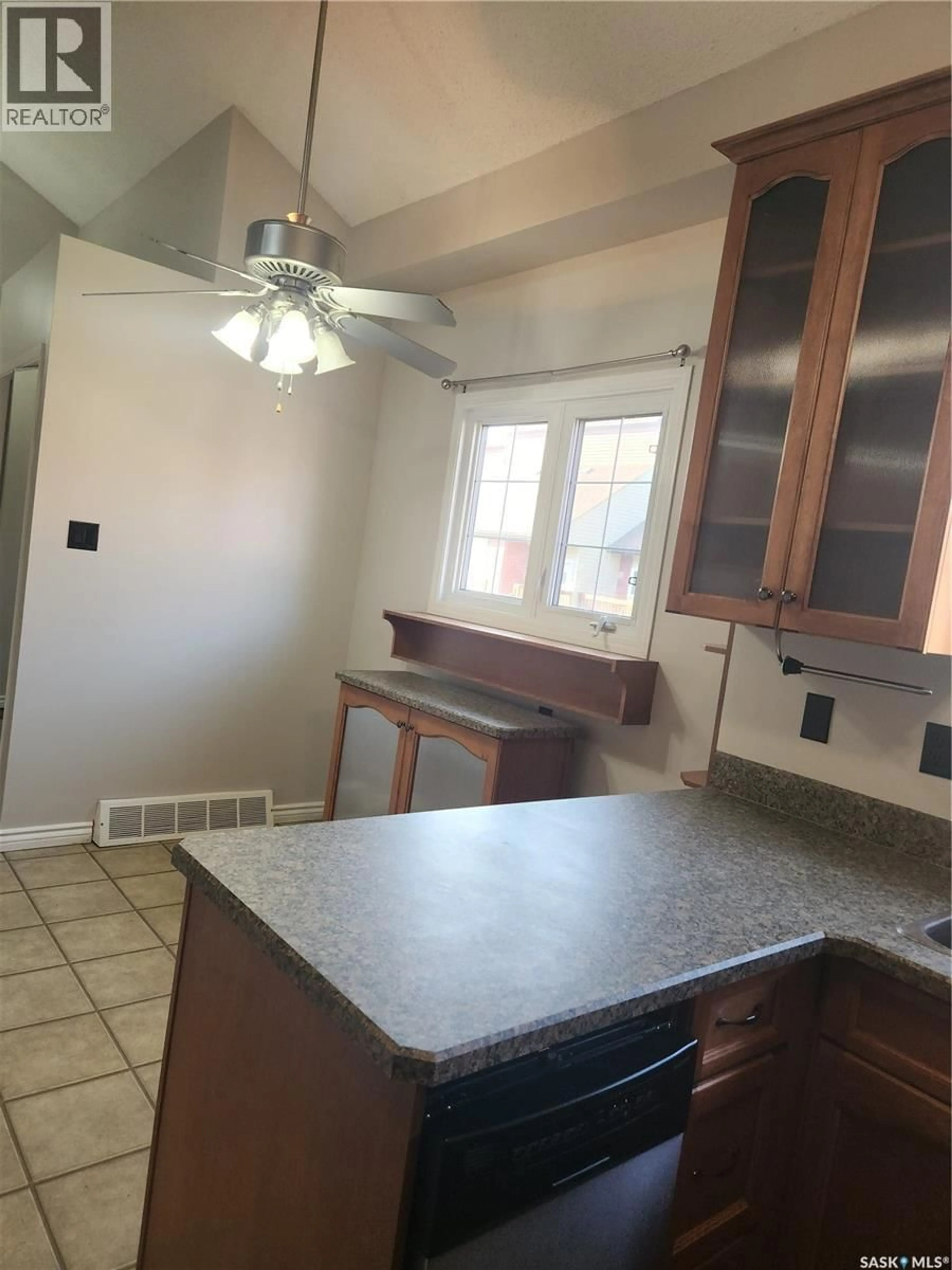 Standard kitchen, ceramic/tile floor for 331 - 62 PENDYGRASSE ROAD, Saskatoon Saskatchewan S7M4R3
