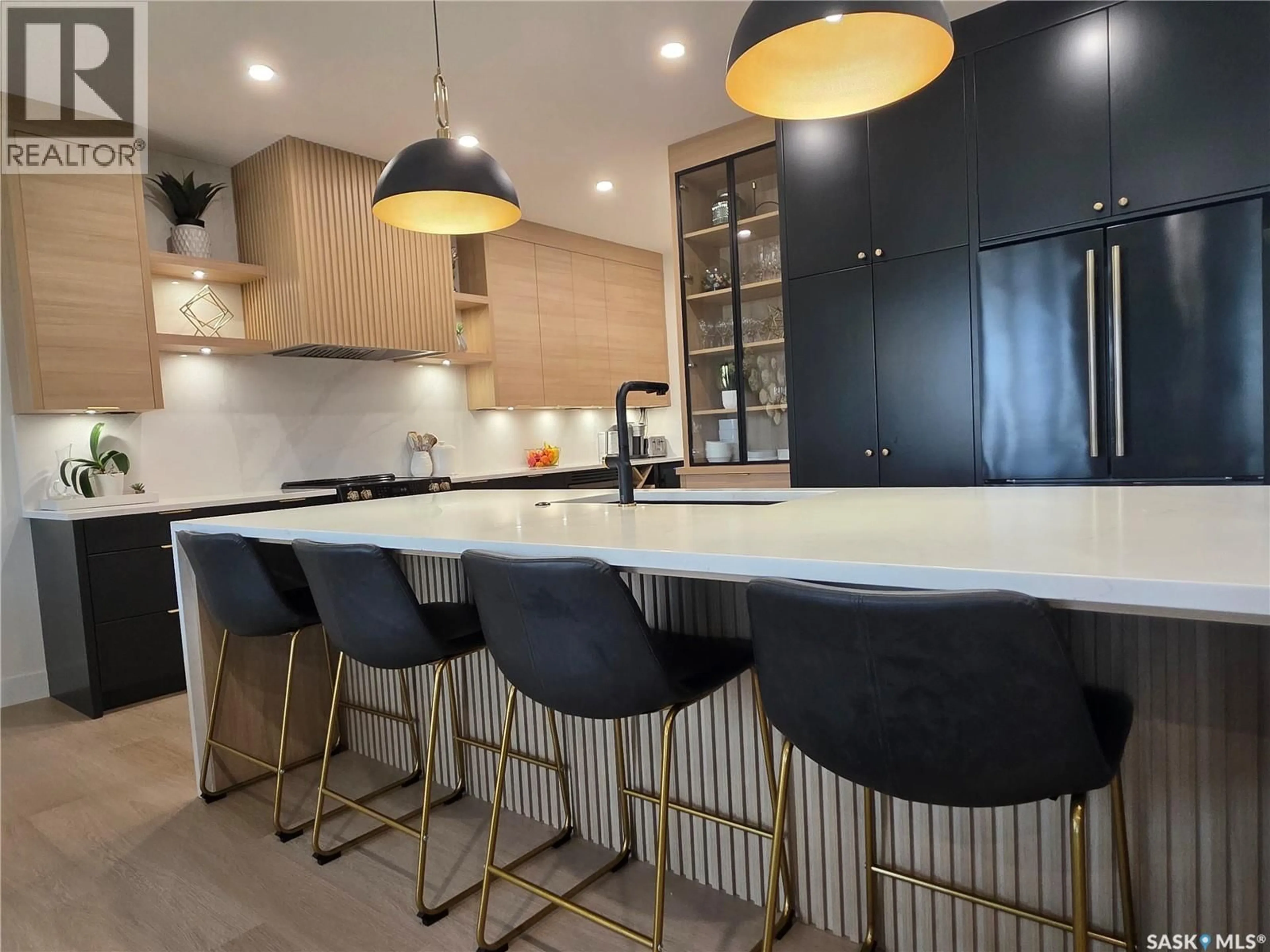 Contemporary kitchen, unknown for 443 WOOLF BEND, Saskatoon Saskatchewan S7W1E4