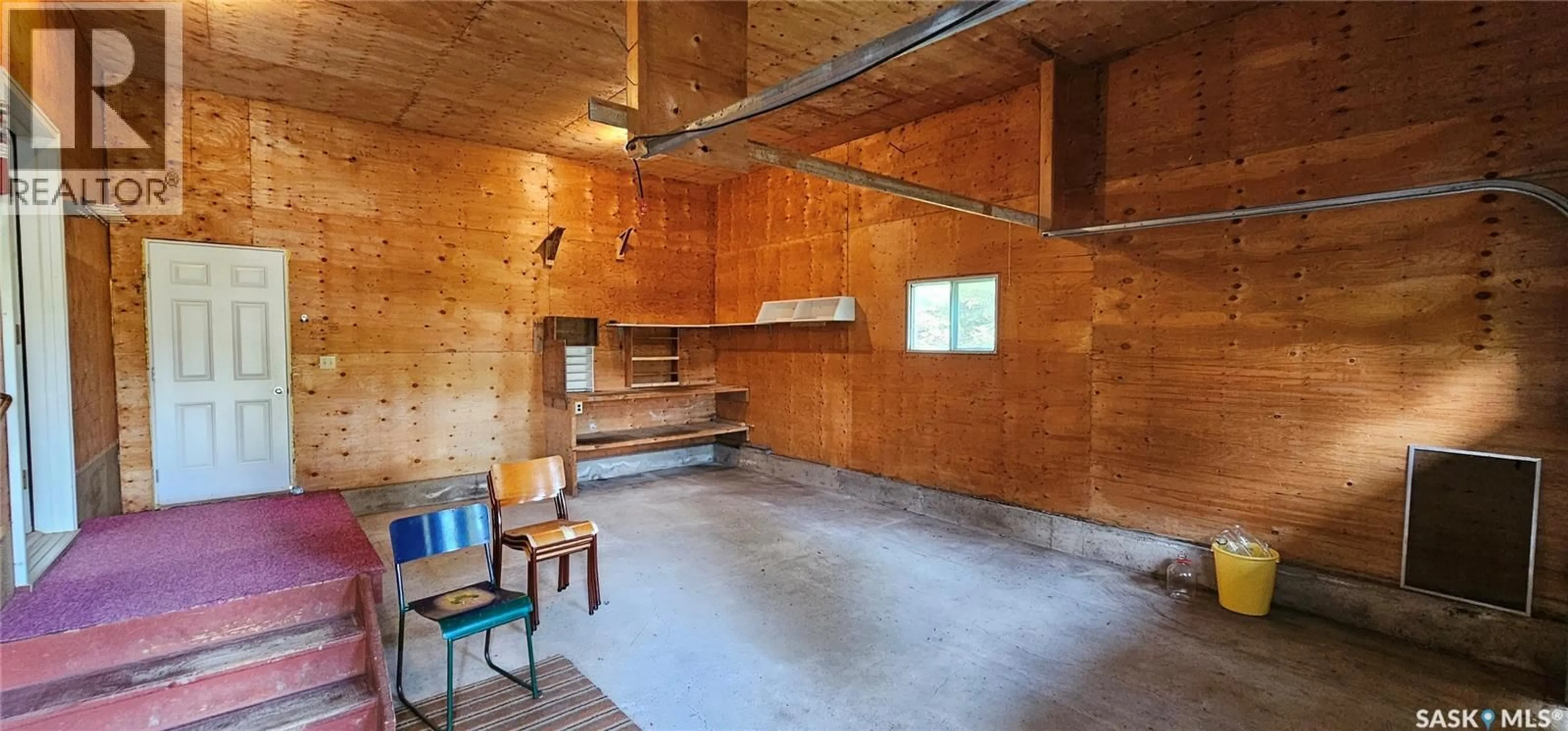 Indoor garage for 28 KENNEDY STREET, Mistatim Saskatchewan S0E1B0