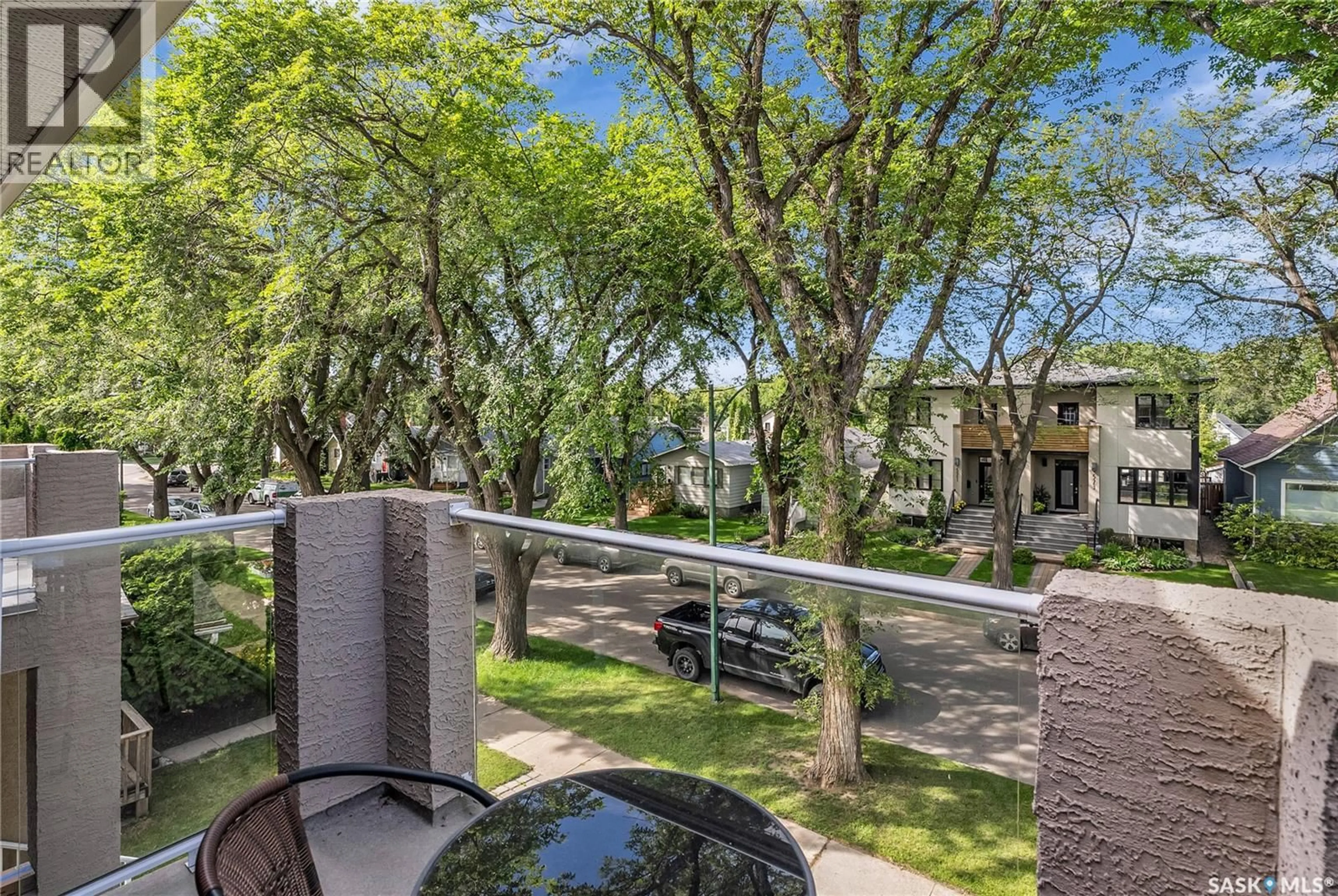 Patio, water/lake/river/ocean view for 522B 6TH STREET, Saskatoon Saskatchewan S7H1C1