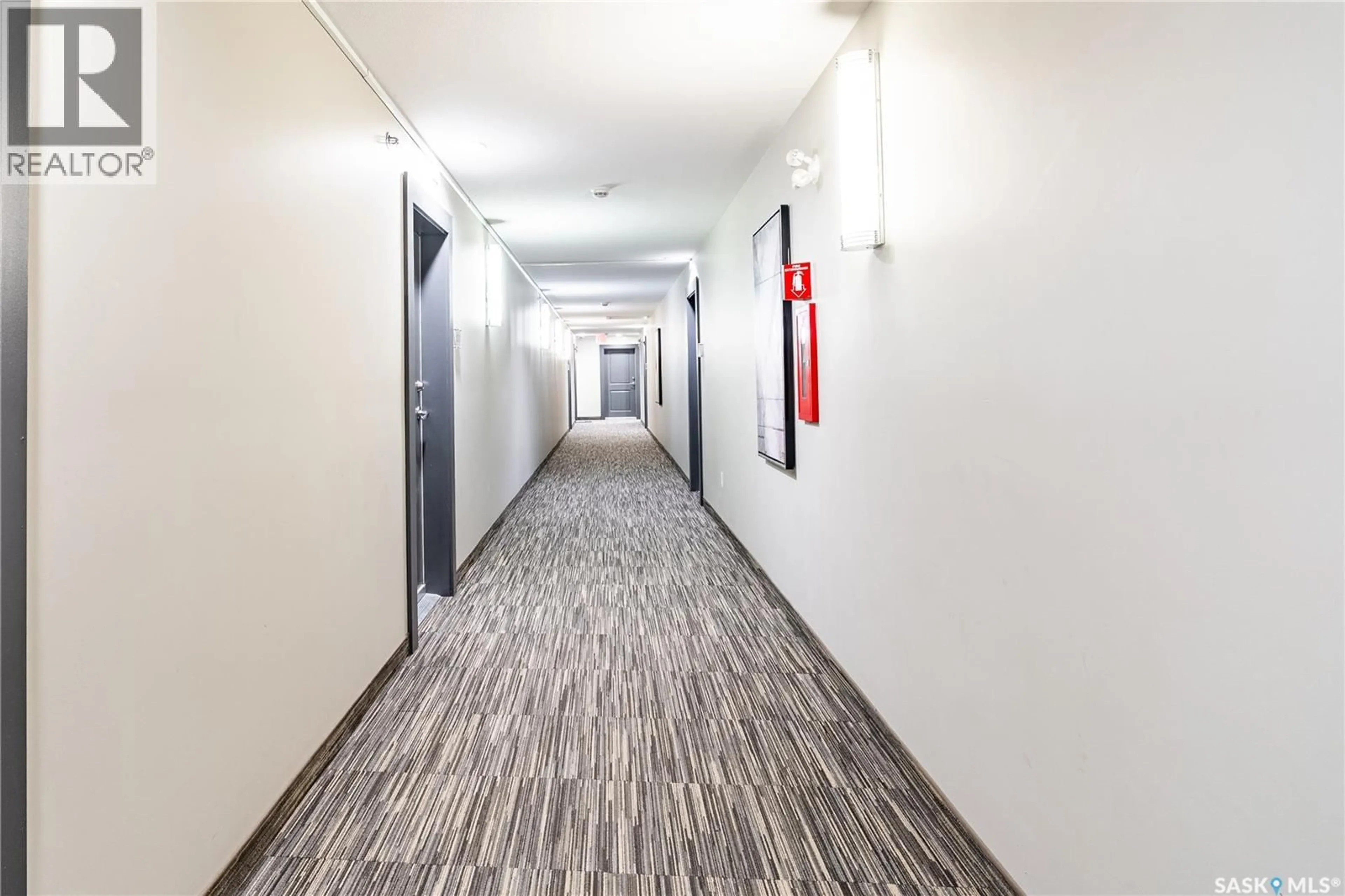 Indoor foyer for 1510 - 310 NEVILLE DRIVE, Regina Saskatchewan S4Z0A3