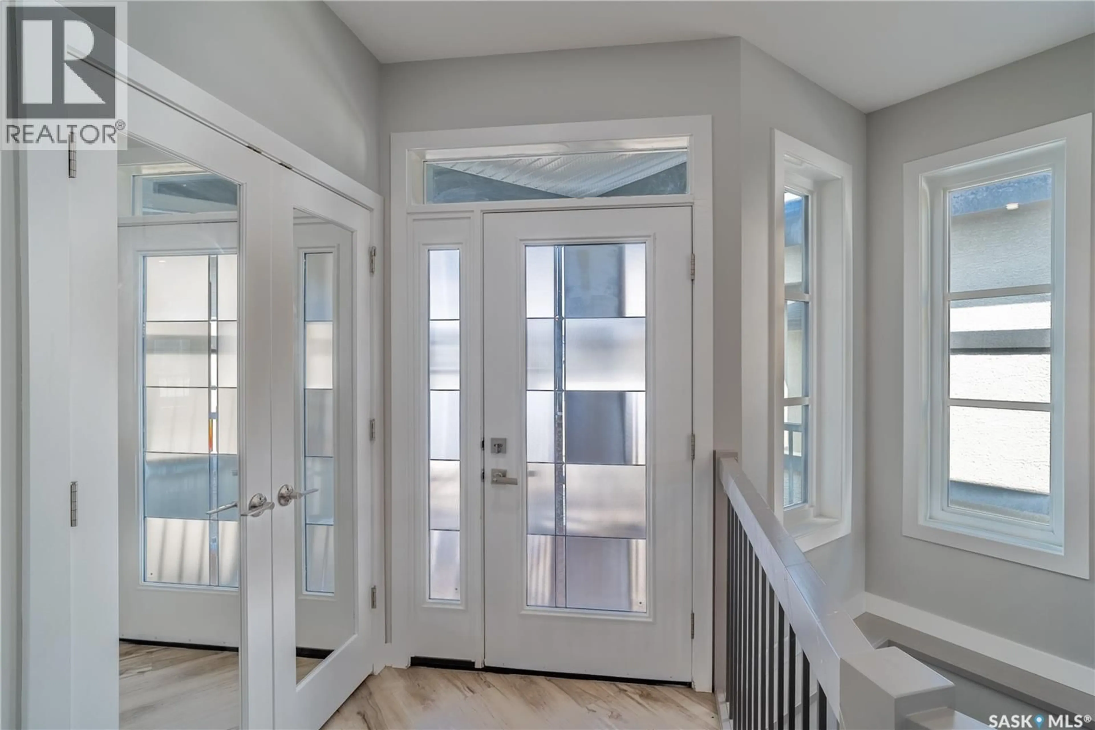 Indoor entryway for 4829 KELLER AVENUE, Regina Saskatchewan S4V3S6