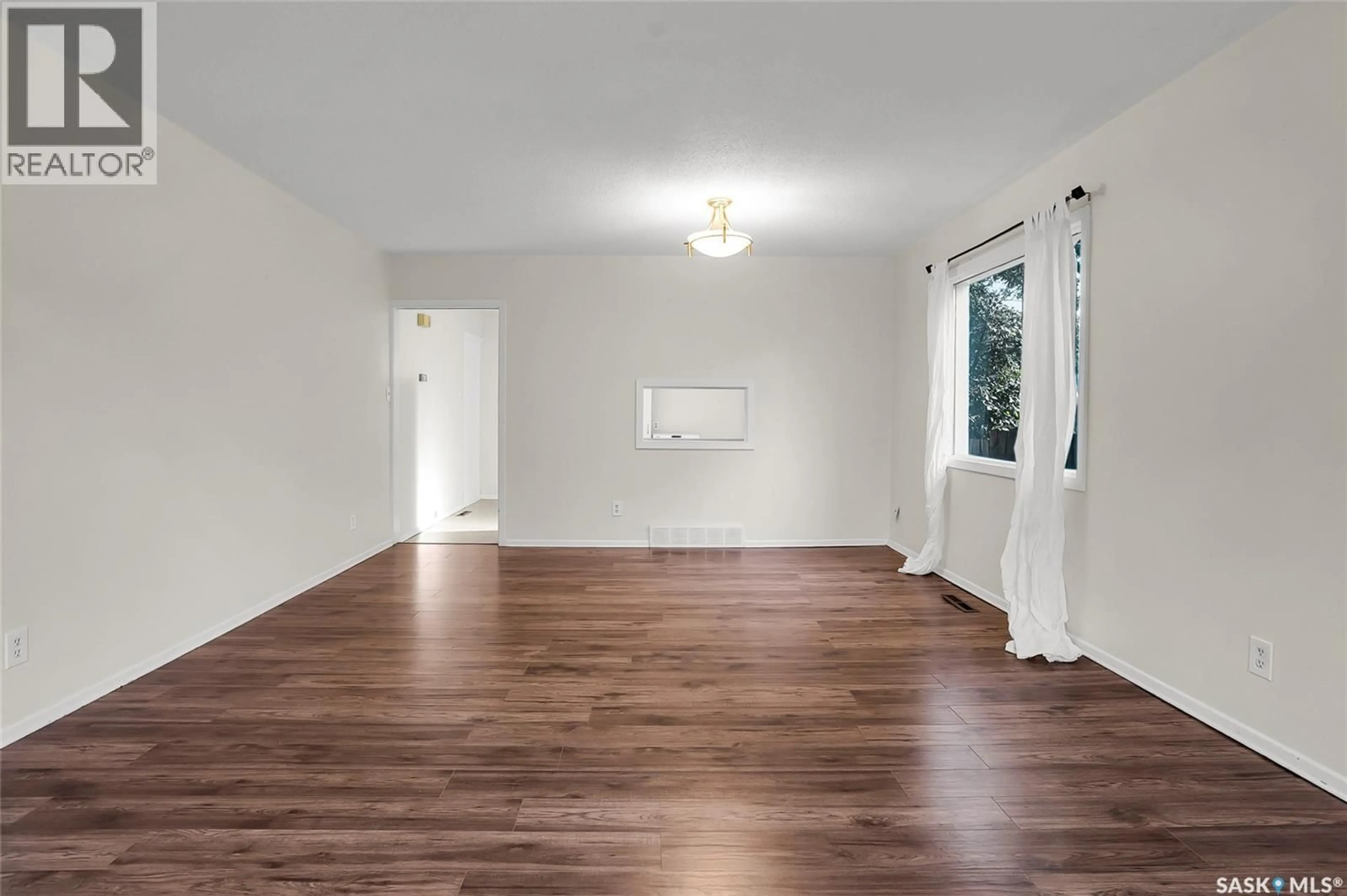 A pic of a room for 520 8TH STREET, Saskatoon Saskatchewan S7H0P8