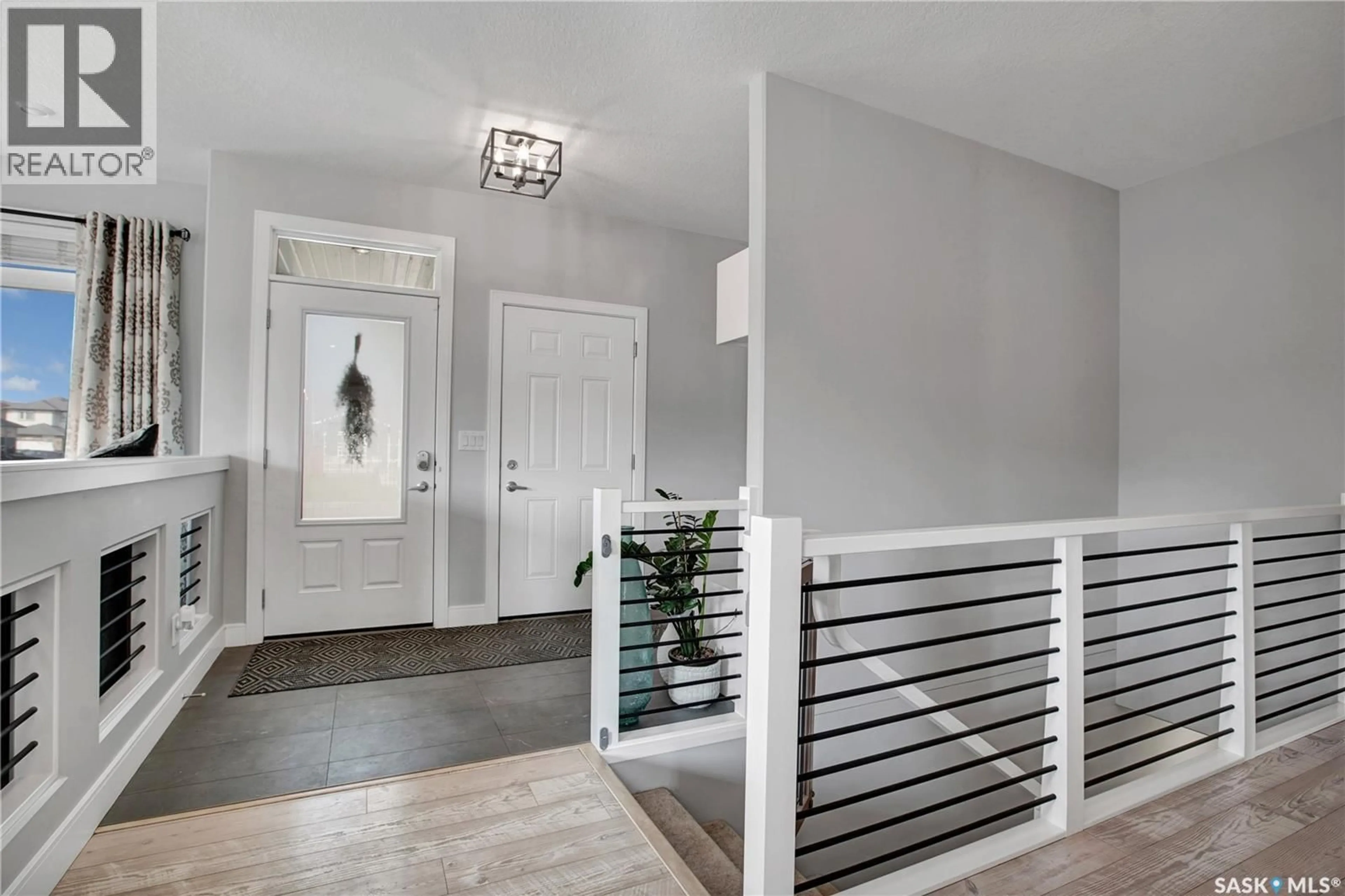 Indoor entryway for 343 HAMM WAY, Saskatoon Saskatchewan S7V0W3