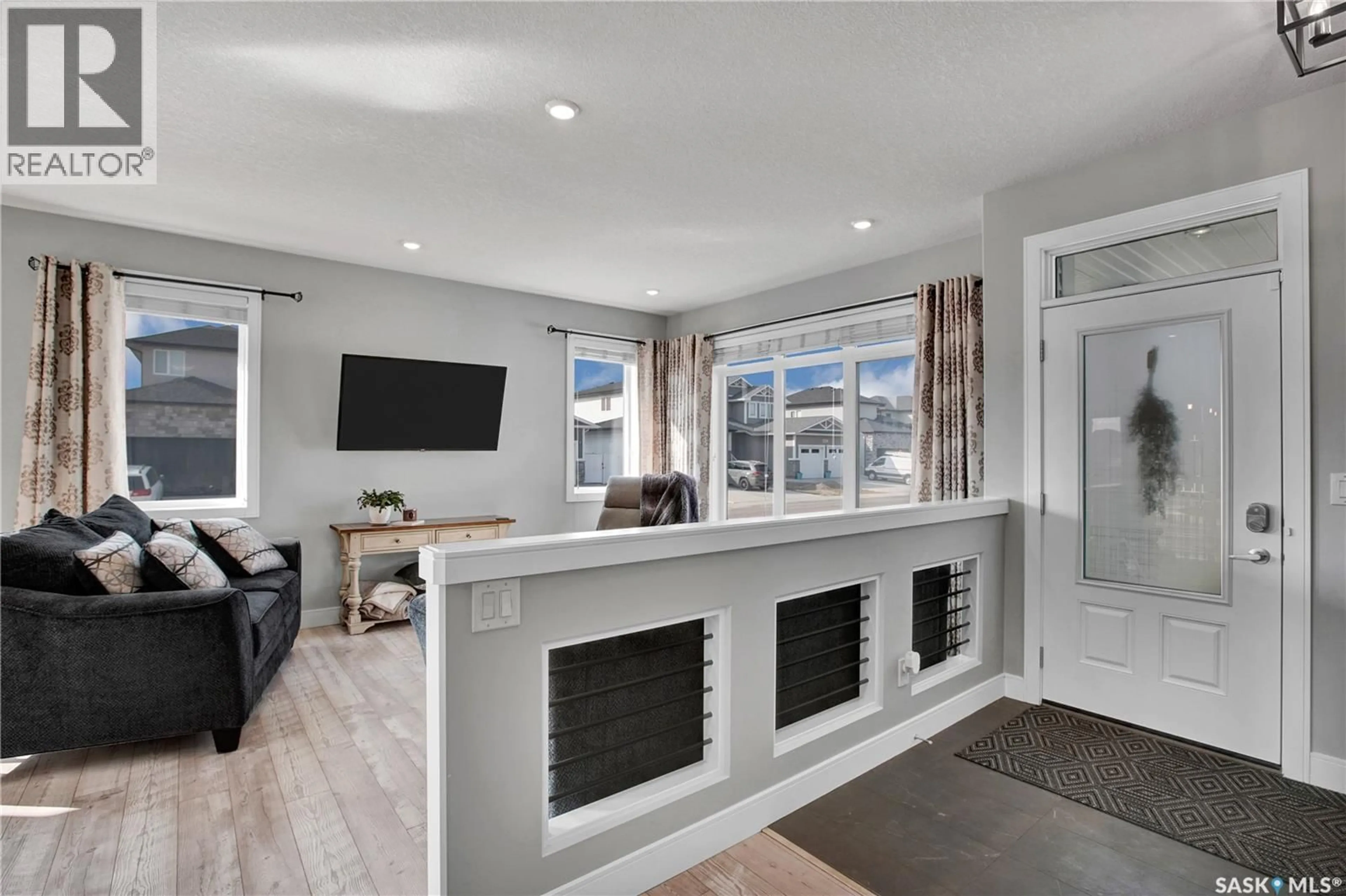 Open concept kitchen, unknown for 343 HAMM WAY, Saskatoon Saskatchewan S7V0W3