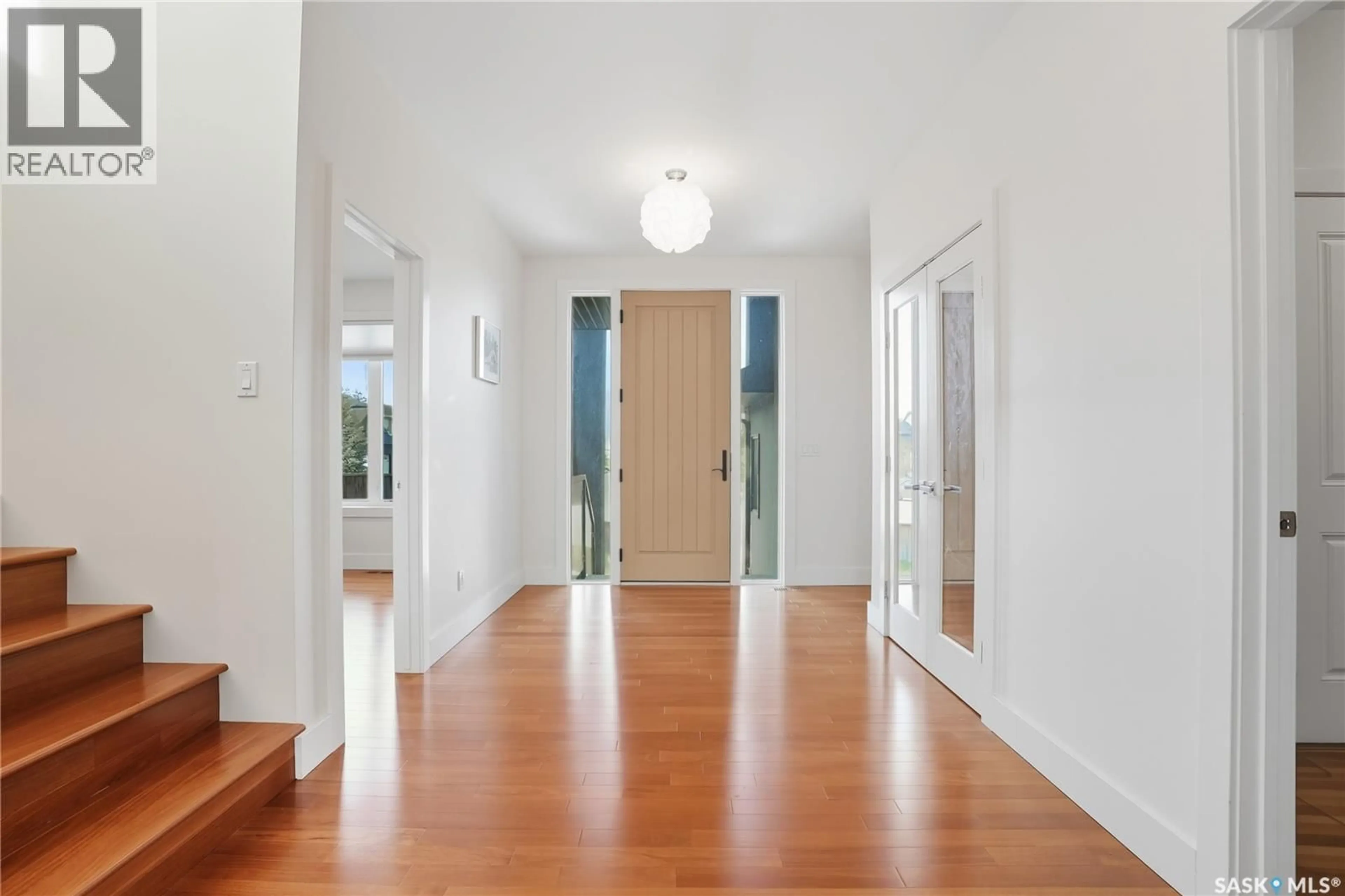 Indoor entryway for 323 ATTON CRESCENT, Saskatoon Saskatchewan S7W0K8