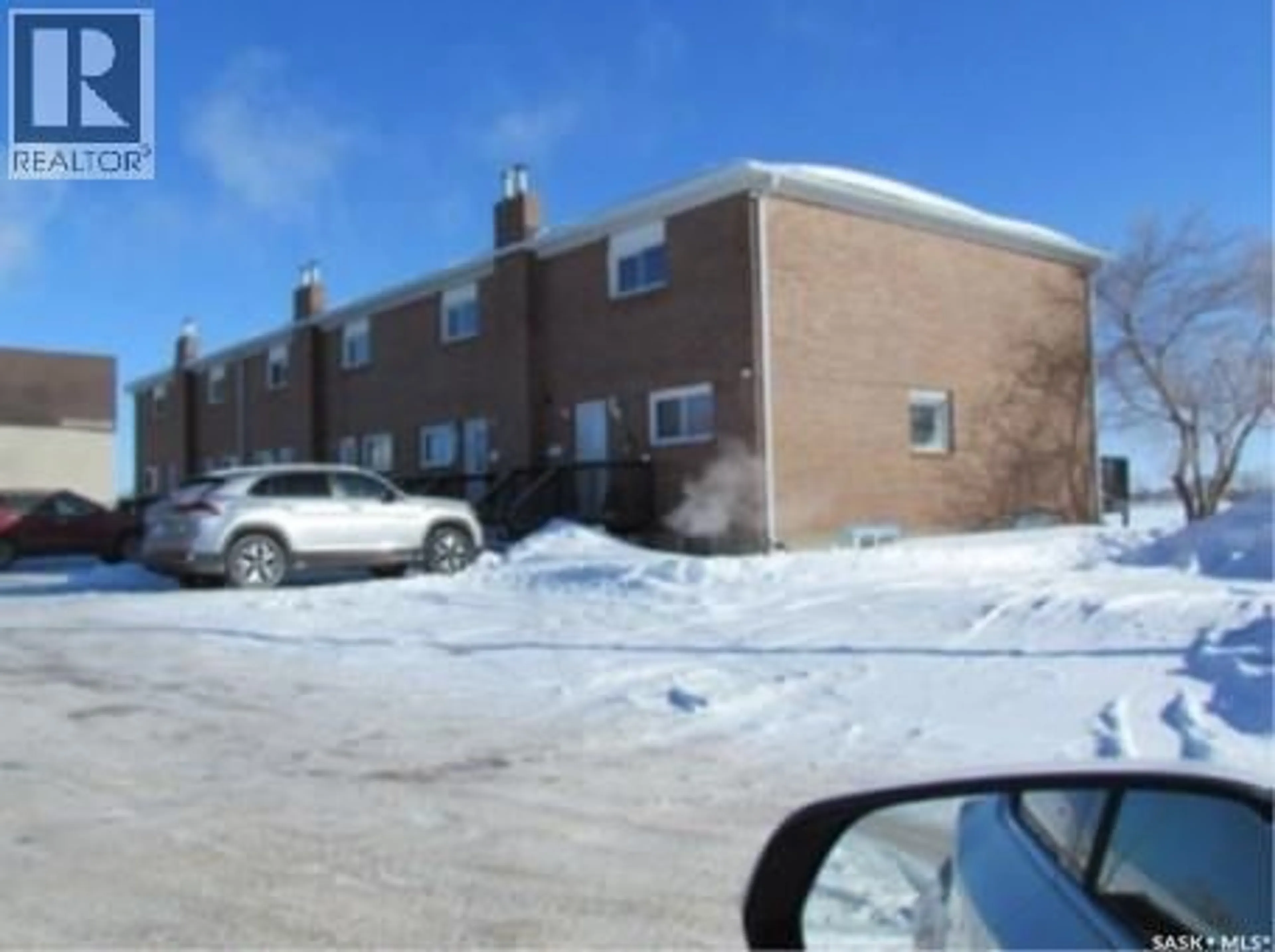 Parking for 7-8-14-15 ALLAN BAY, Yorkton Saskatchewan S3N3H1