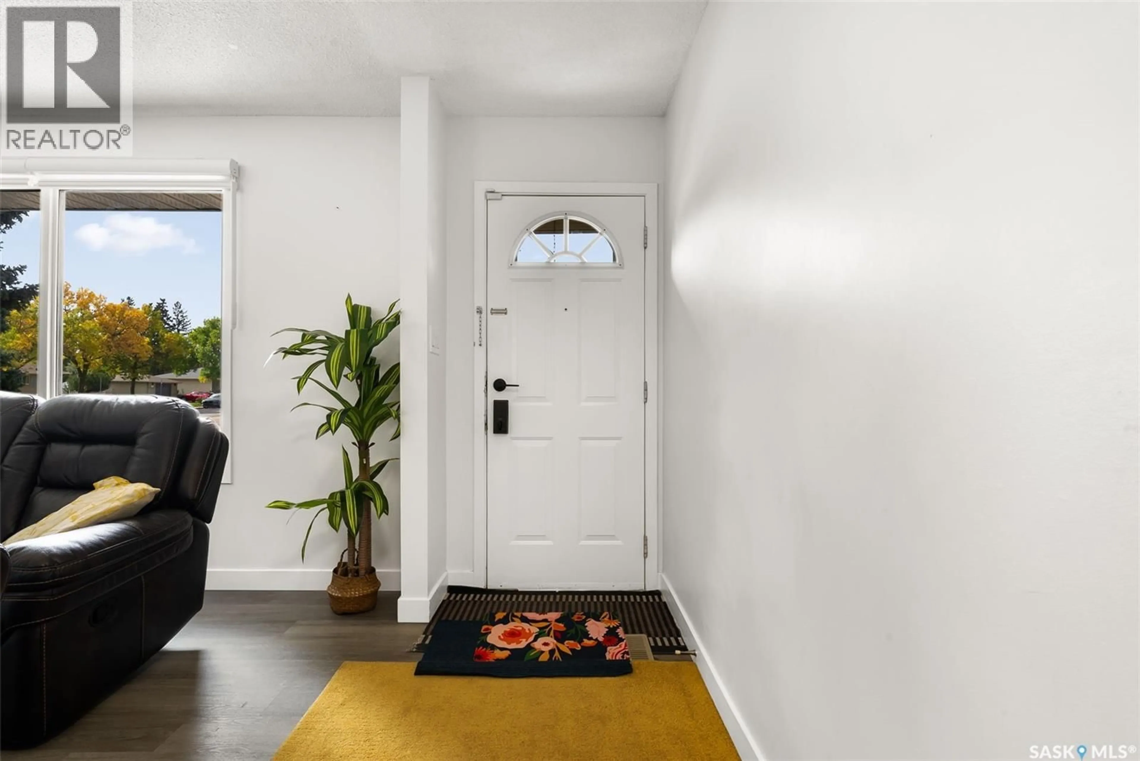 Indoor entryway for 315 MCINTOSH STREET, Regina Saskatchewan S4R5A1