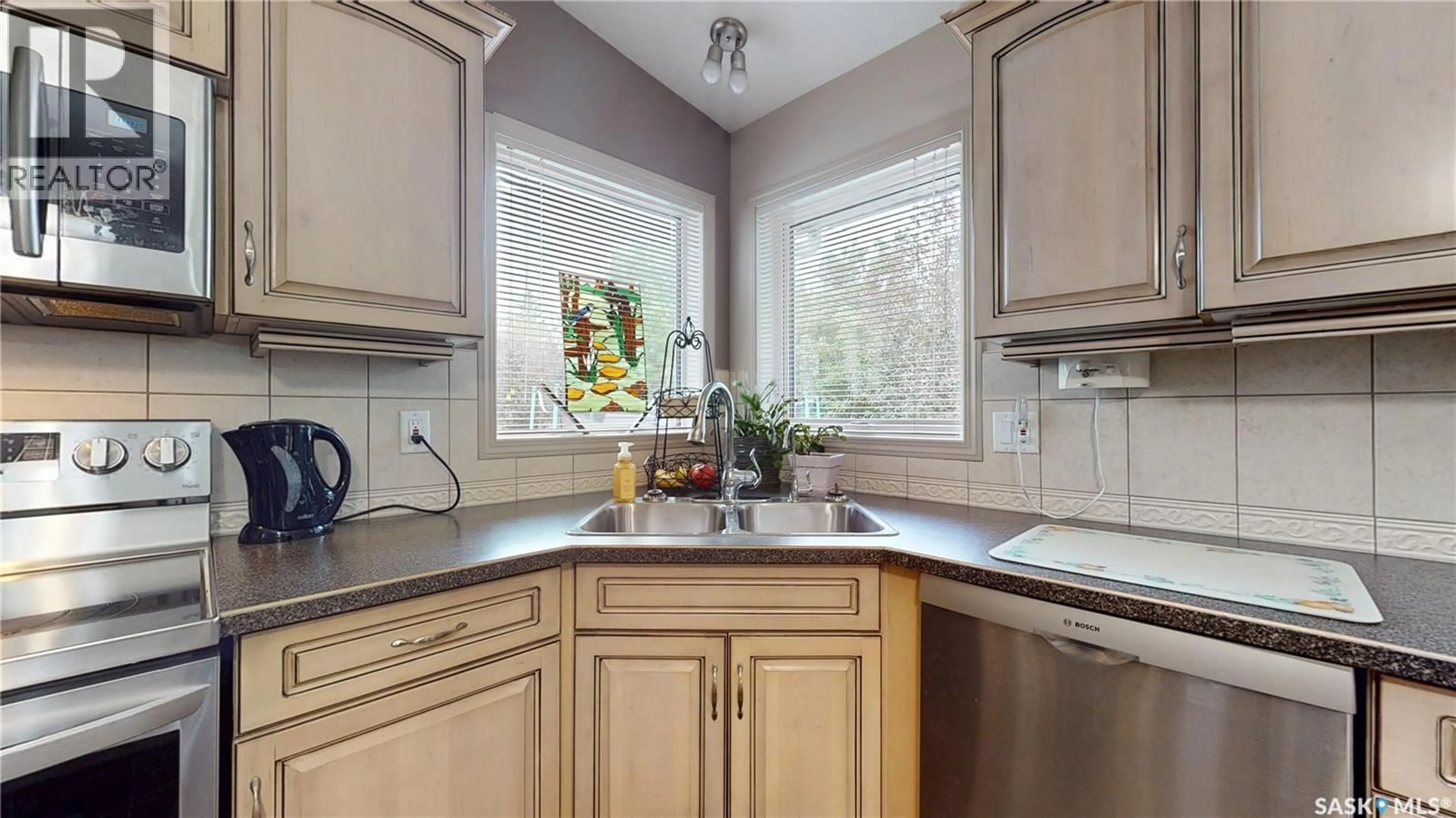 Unknown for 3610 CUMBERLAND ROAD, Regina Saskatchewan S4V3C4