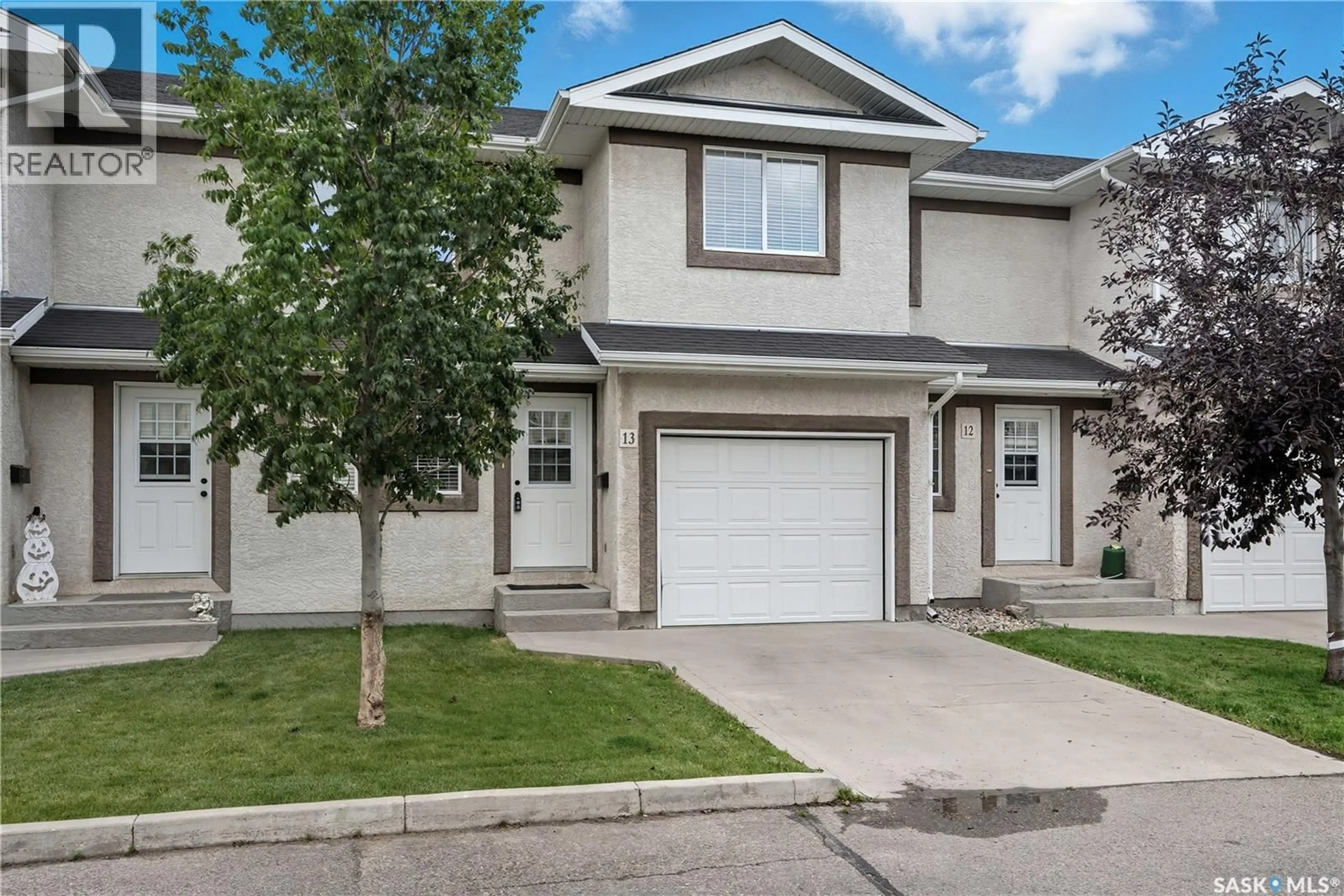 Home with vinyl exterior material, street for 13 4101 PRESTON CRESCENT, Regina Saskatchewan S4X0G3