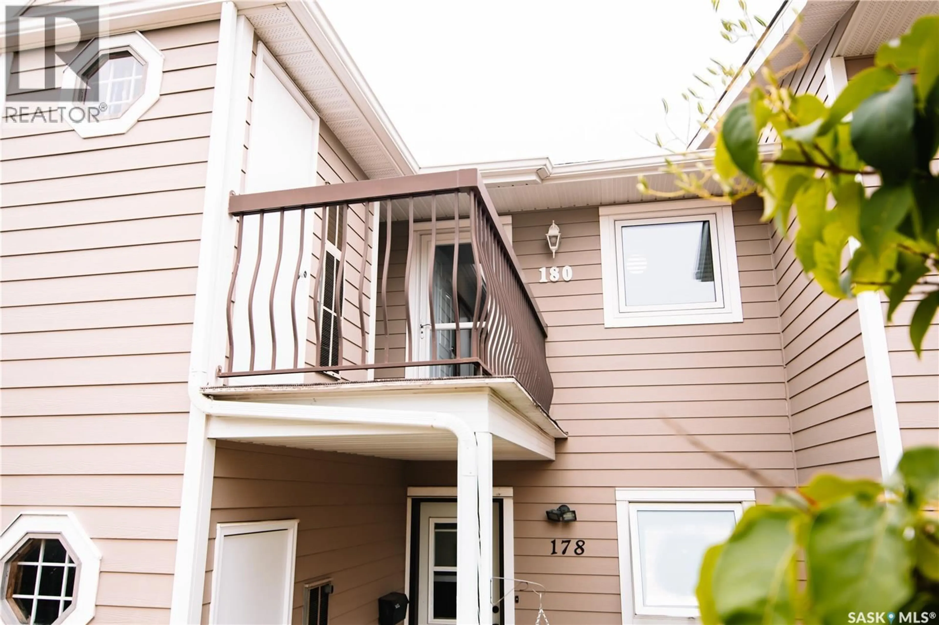 Patio, unknown for 180 CEDAR MEADOW DRIVE, Regina Saskatchewan S4X3J6
