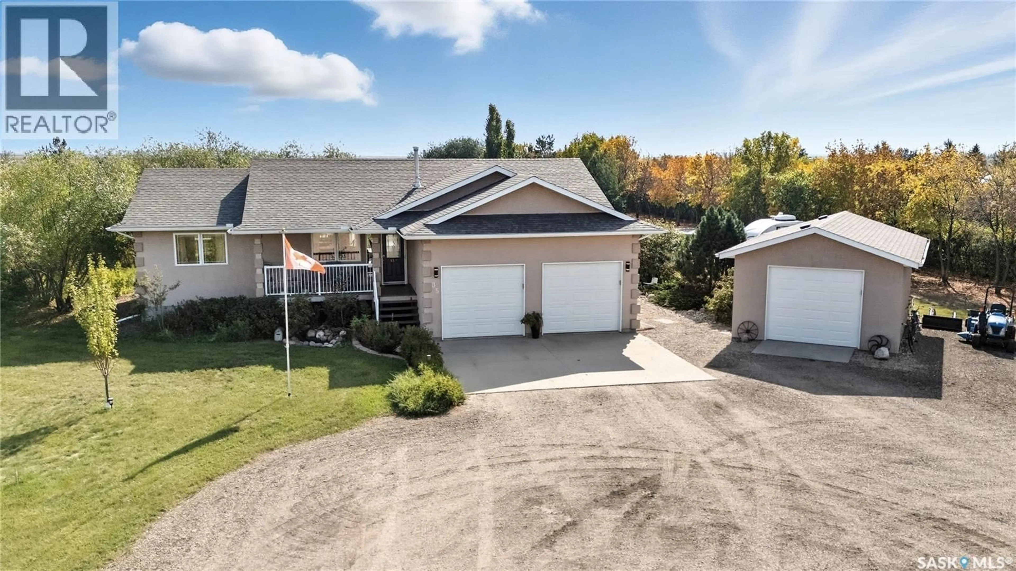 A pic from outside/outdoor area/front of a property/back of a property/a pic from drone, unknown for 35 DAWN ROAD, Moose Jaw Rm No. 161 Saskatchewan S6K1C1