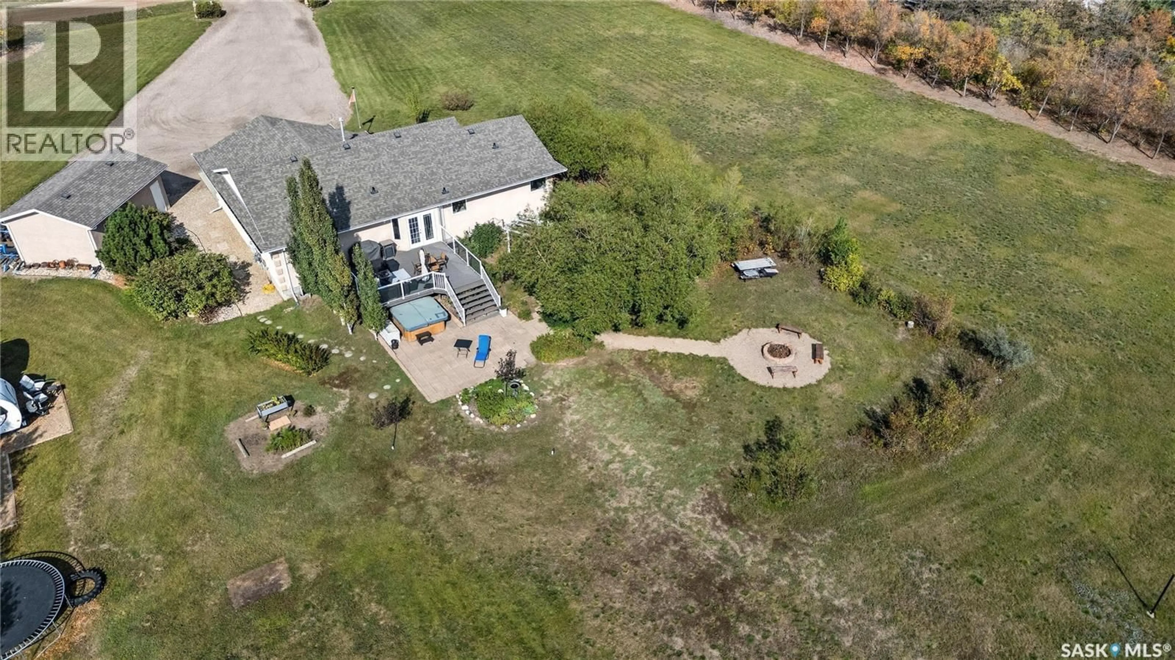 A pic from outside/outdoor area/front of a property/back of a property/a pic from drone, unknown for 35 DAWN ROAD, Moose Jaw Rm No. 161 Saskatchewan S6K1C1