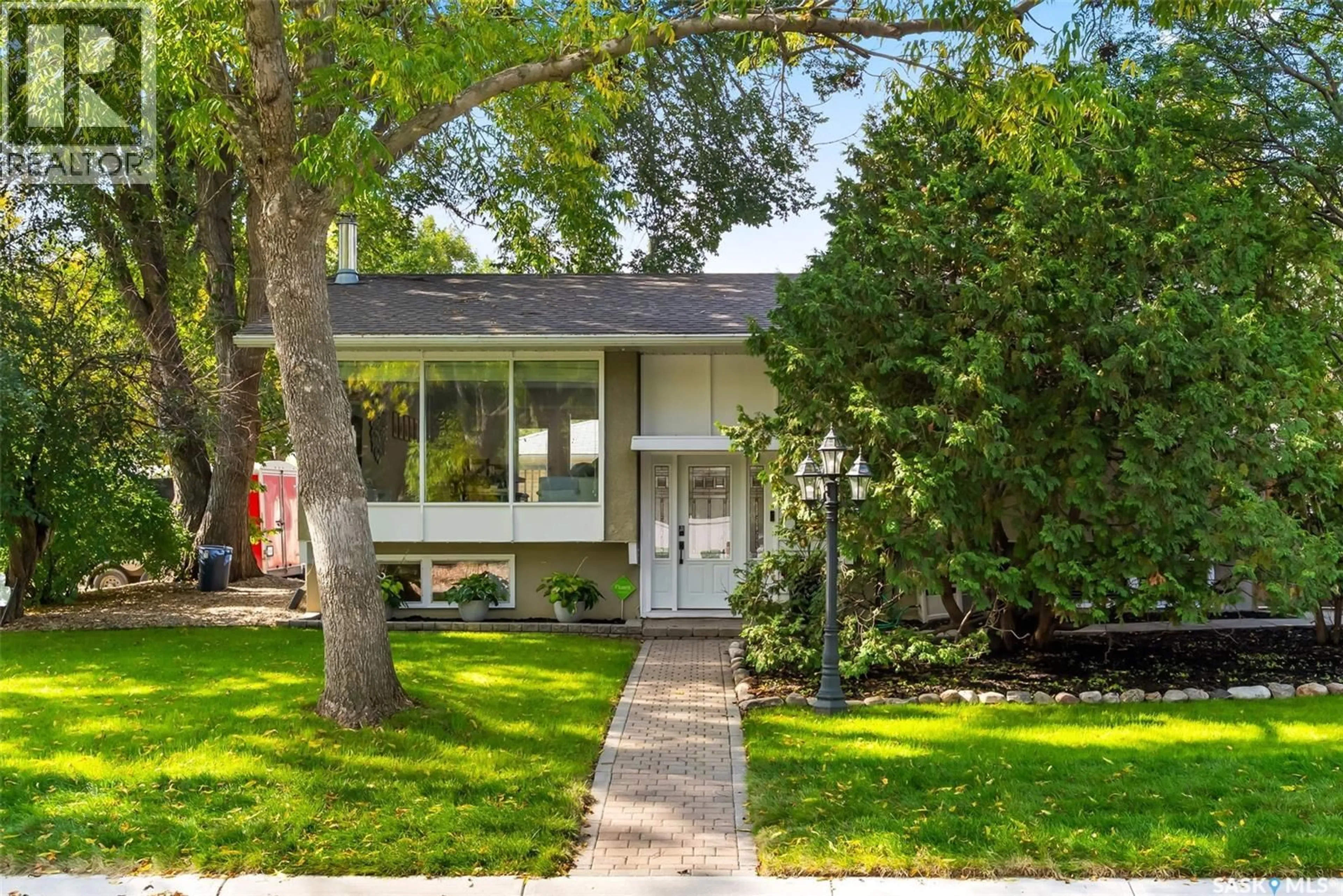 Home with vinyl exterior material, street for 164 SHANNON ROAD, Regina Saskatchewan S4S5H6