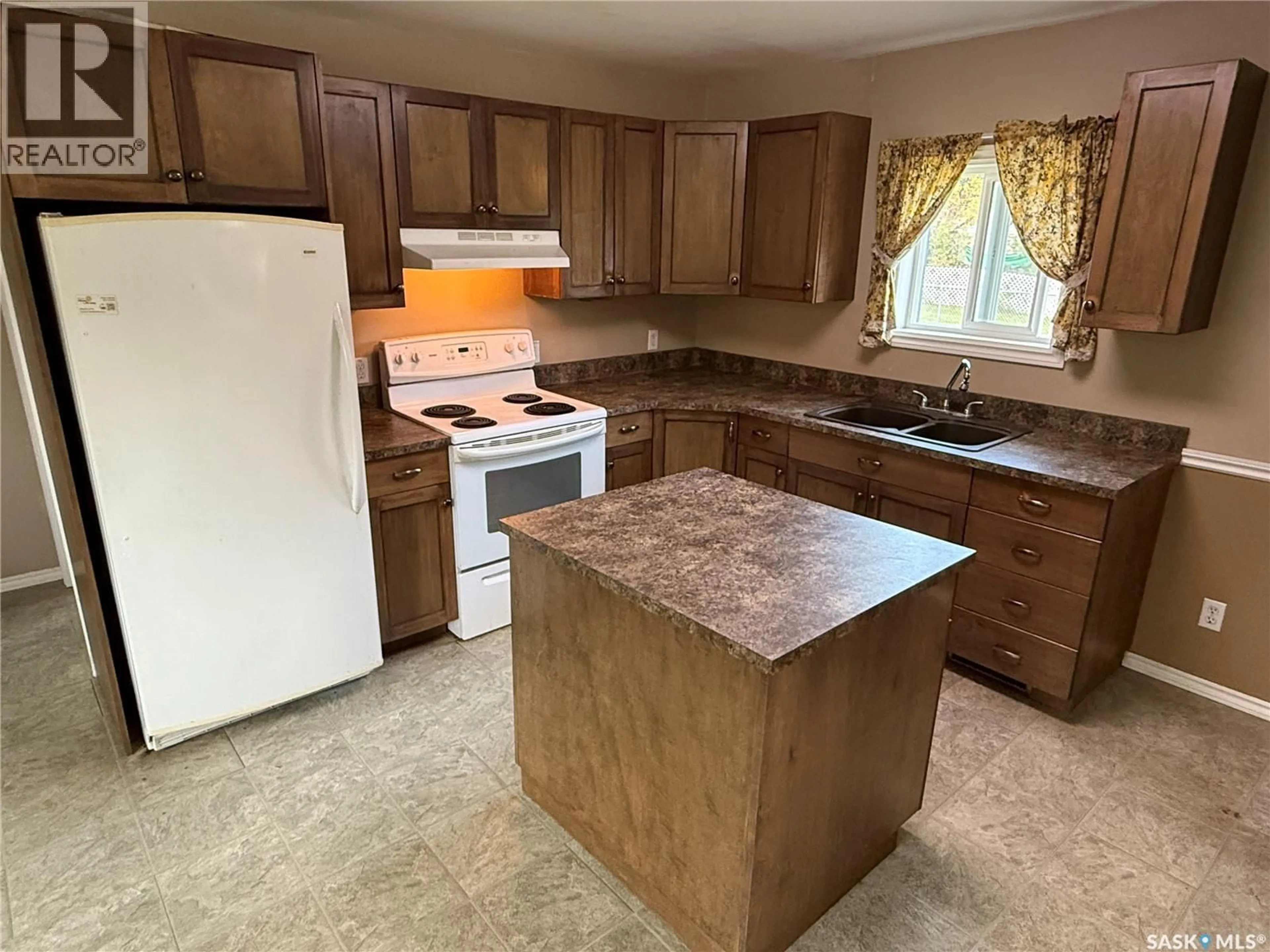 Standard kitchen, unknown for 21 1ST AVENUE, Canwood Rm No. 494 Saskatchewan S0J1X0