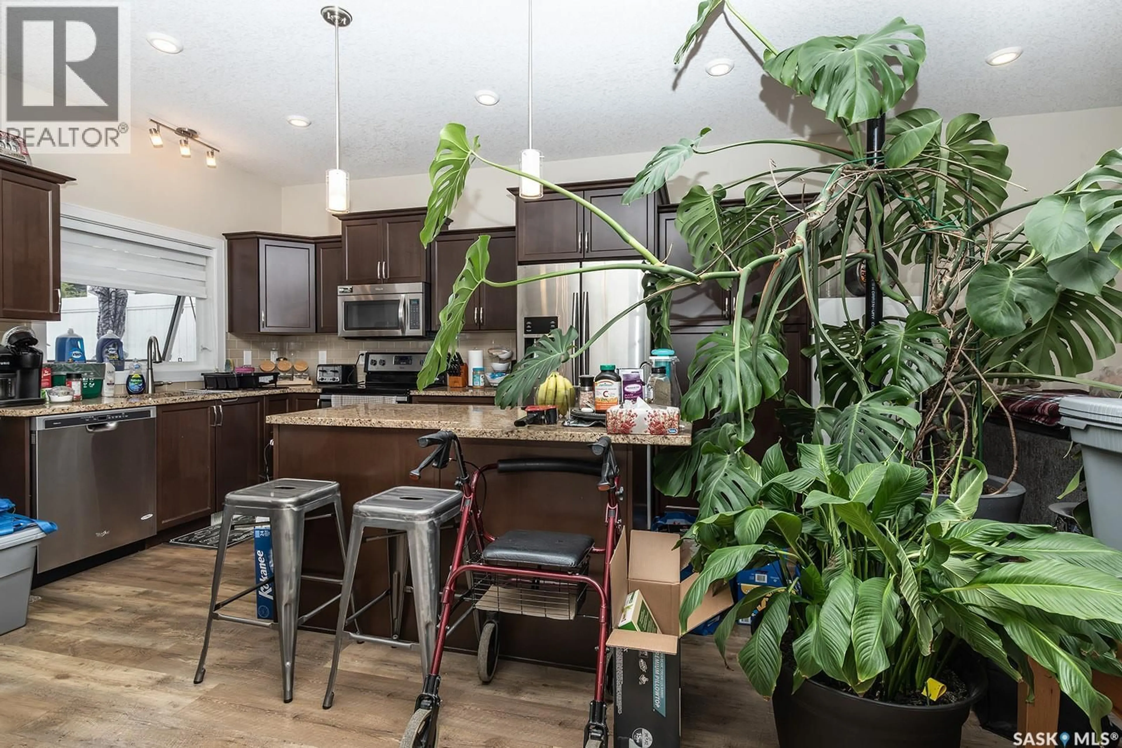 Contemporary kitchen, unknown for 2 - 3214 11TH STREET, Saskatoon Saskatchewan S7M5G3