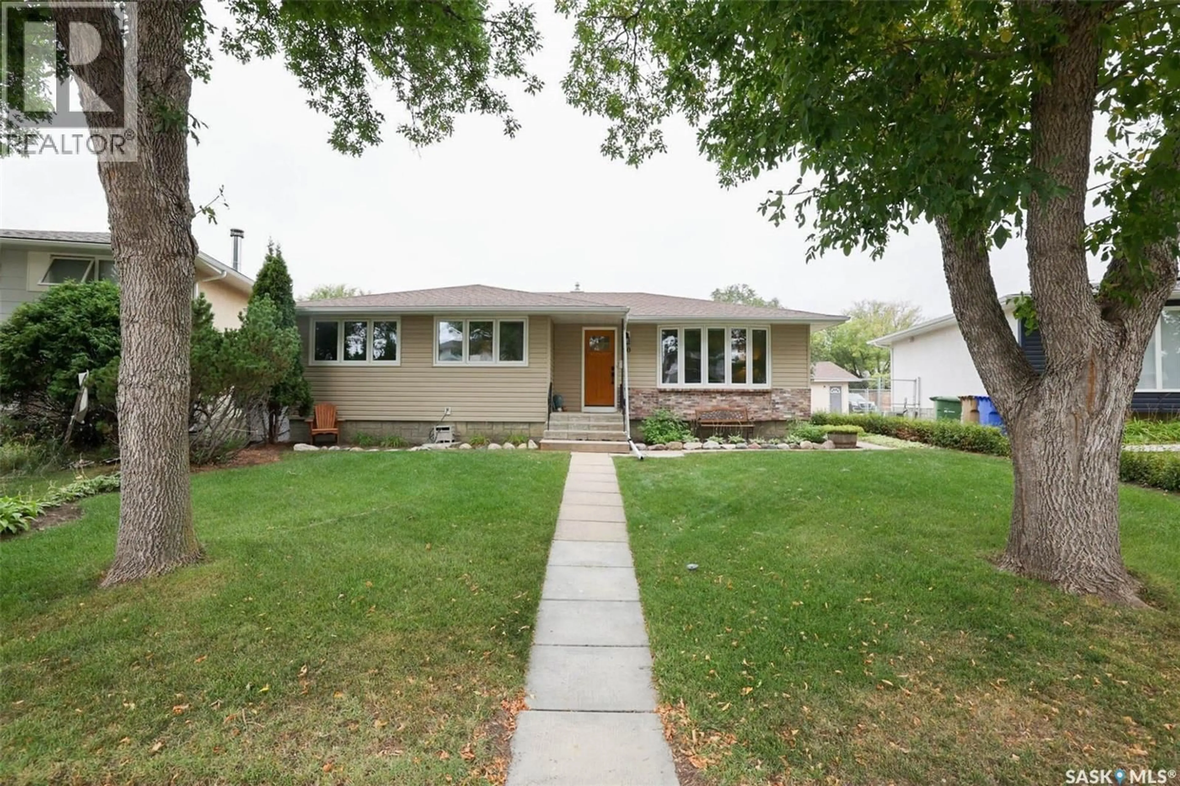 Home with vinyl exterior material, street for 50 SELBY CRESCENT, Regina Saskatchewan S4T6W1