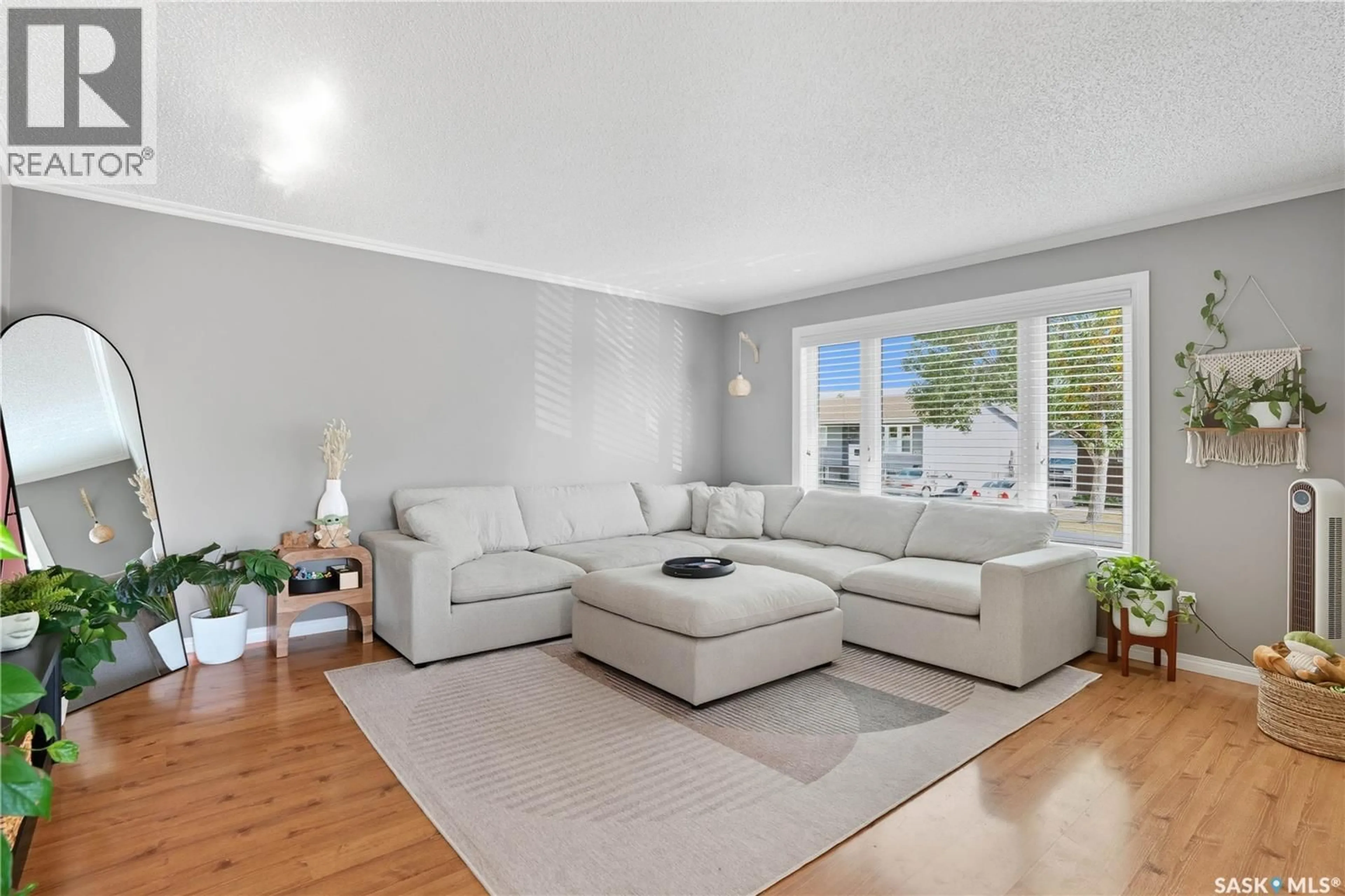 Living room with furniture, unknown for 1030 VICTORY CRESCENT, Regina Saskatchewan S4N6X4