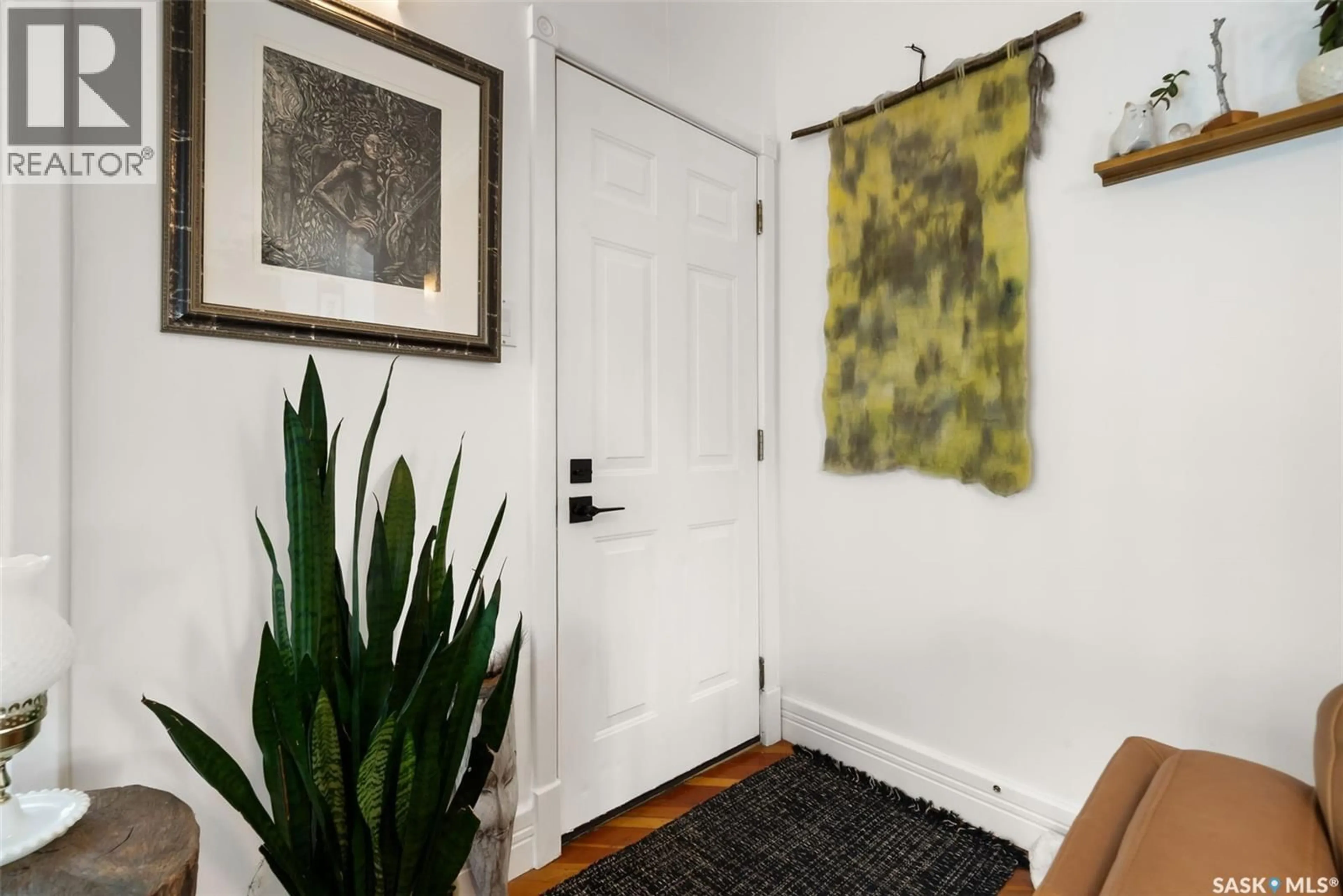 Indoor entryway for 3929 VICTORIA AVENUE, Regina Saskatchewan S4T1M7