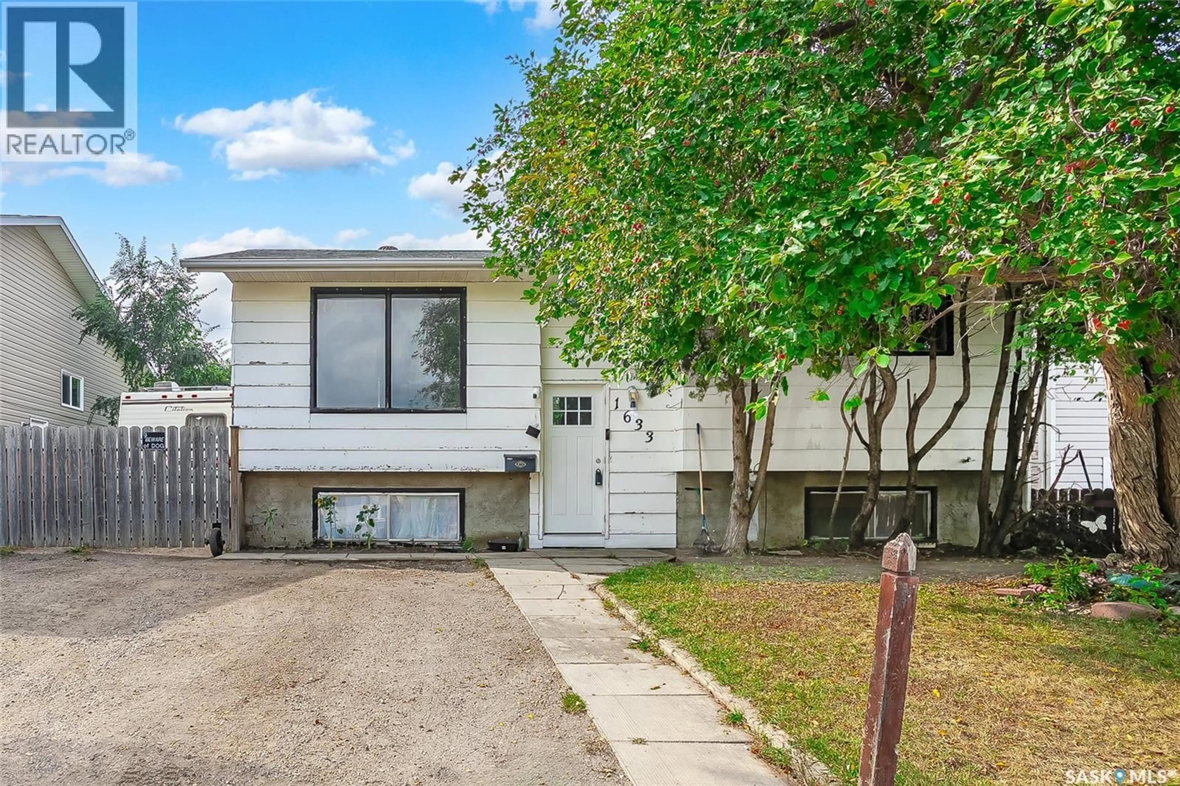 Unknown for 1633 B AVENUE, Saskatoon Saskatchewan S7L1H2