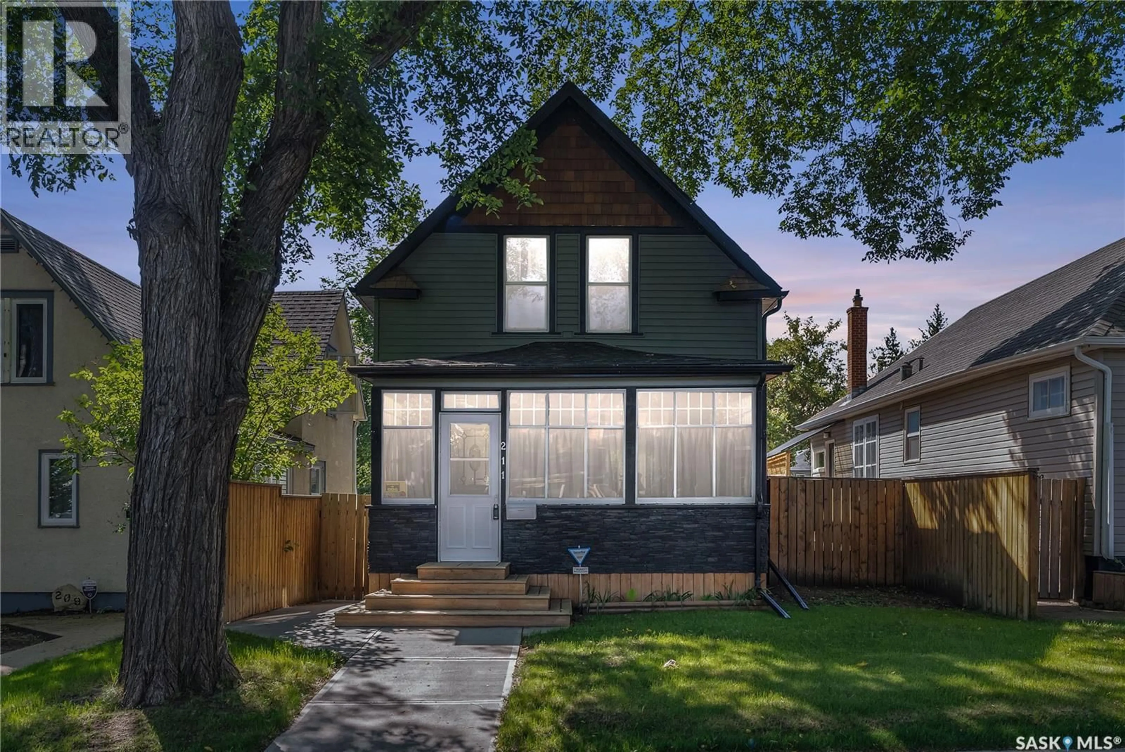Home with brick exterior material, street for 211 28TH STREET, Saskatoon Saskatchewan S7L0K4