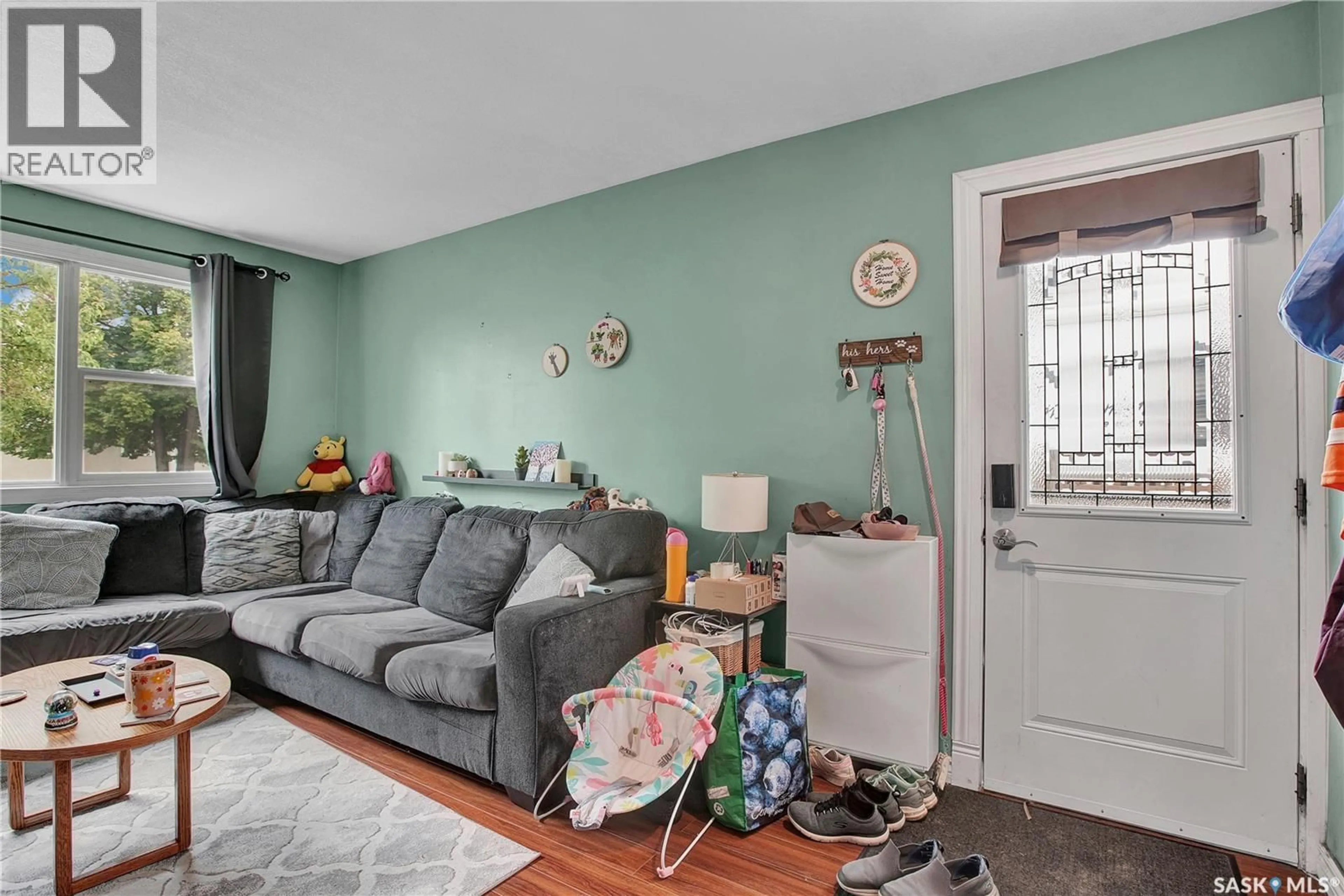 Living room with furniture, unknown for 237 LLOYD CRESCENT, Saskatoon Saskatchewan S7L4Y9