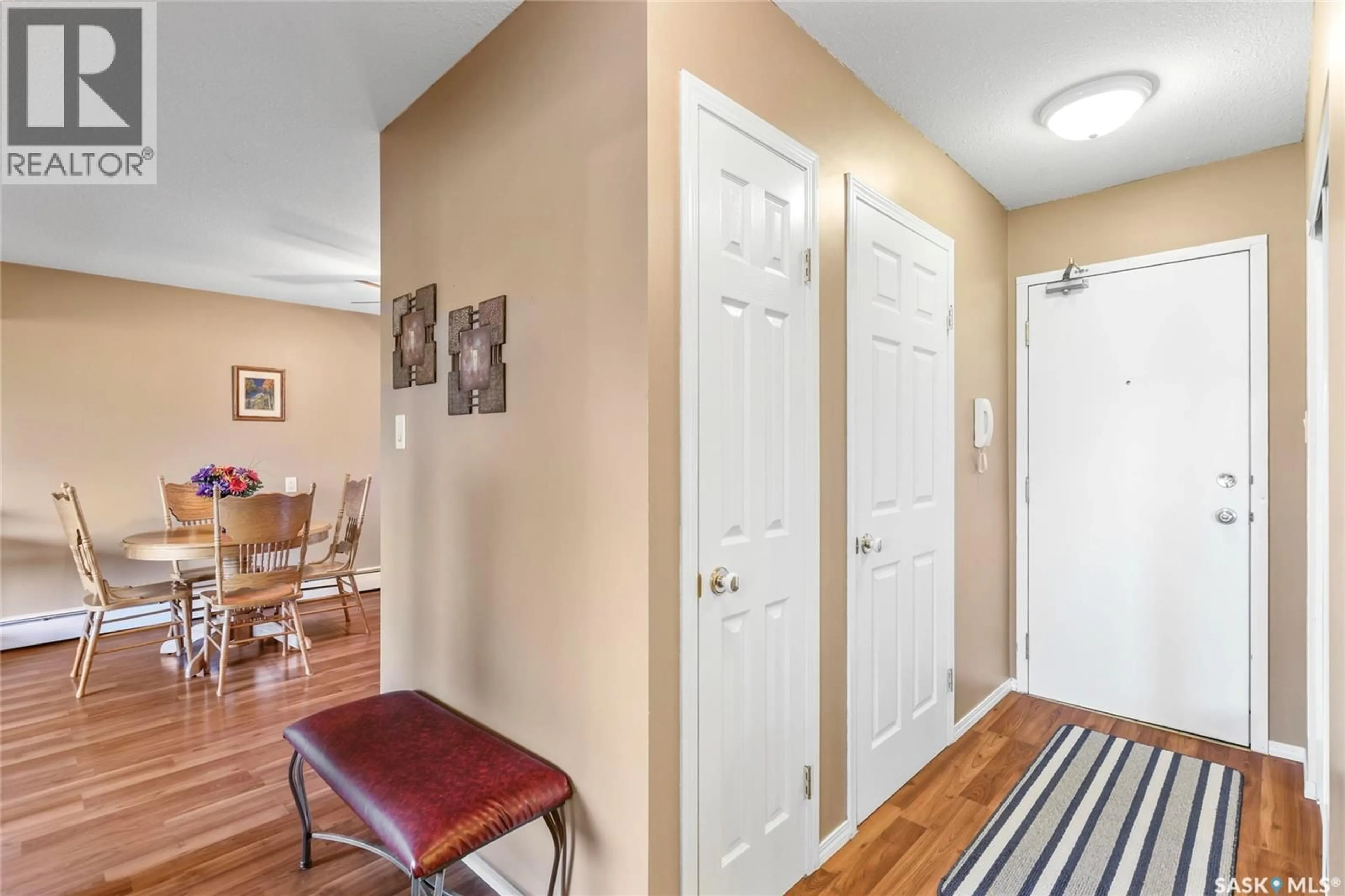 Indoor entryway for 15 365 ANGUS STREET, Regina Saskatchewan S4R3K7